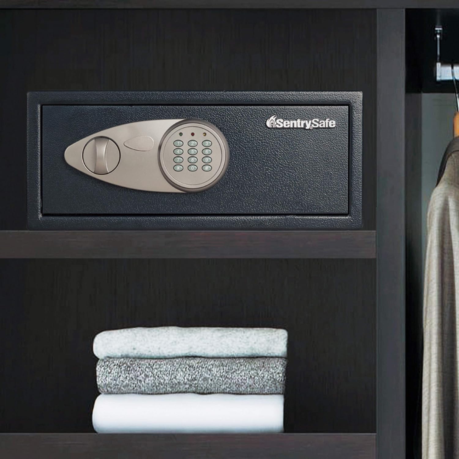 SentrySafe X075 Digital Safe, 0.7 Cubic Feet (Medium-Wide), Black