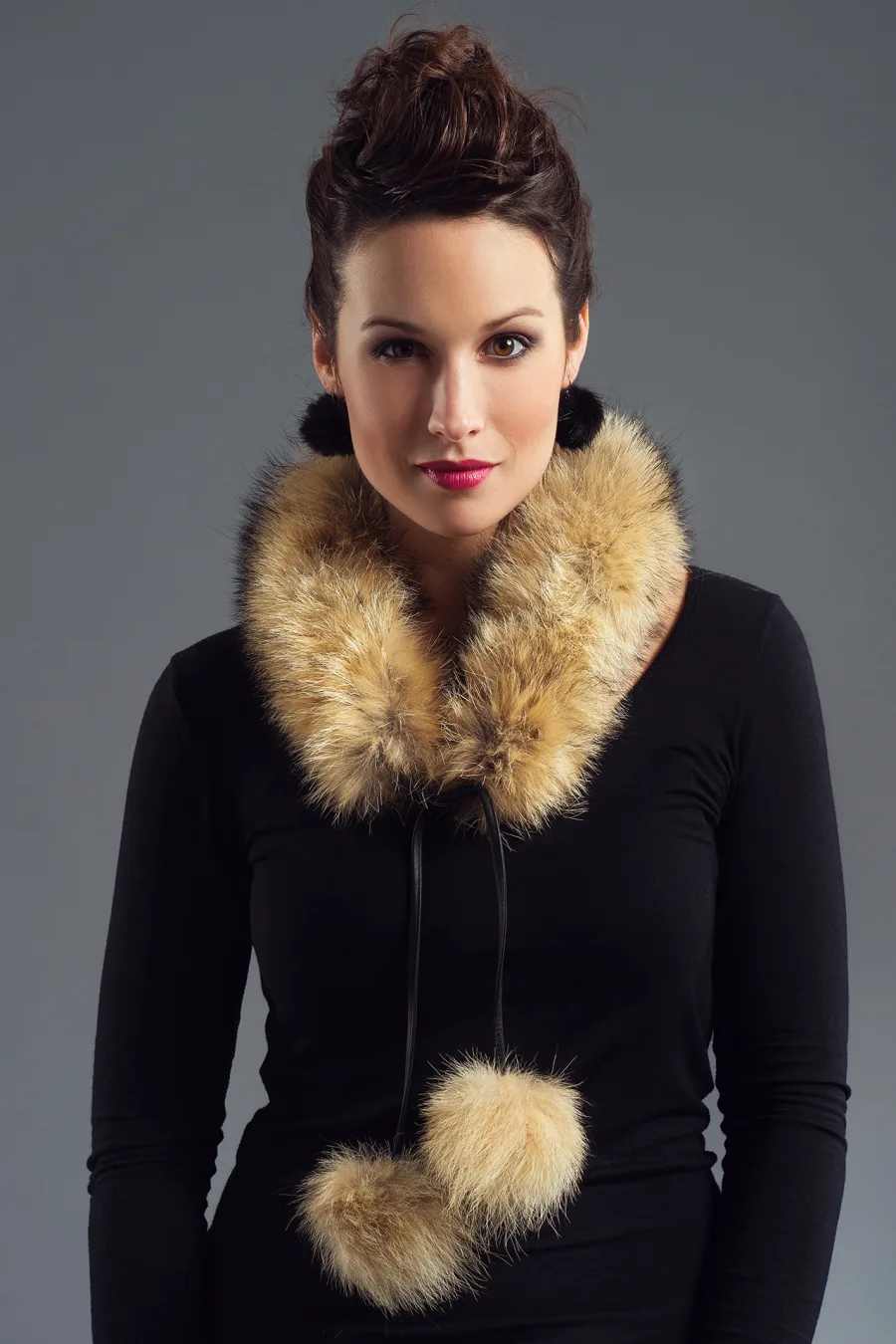 Foulard pompons Coyote Naturel (26 PO)