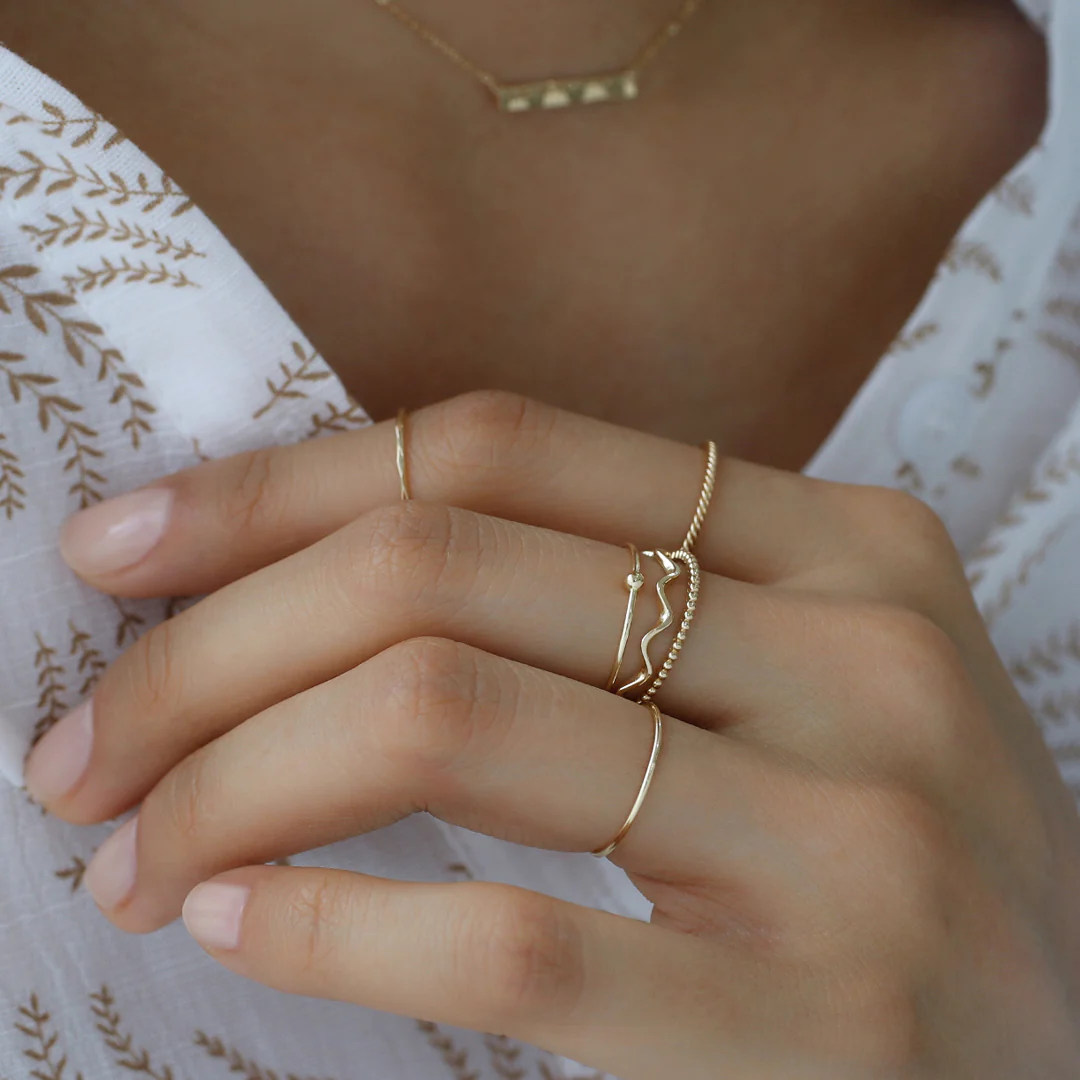 Dainty Wavy Ring- 14K Gold