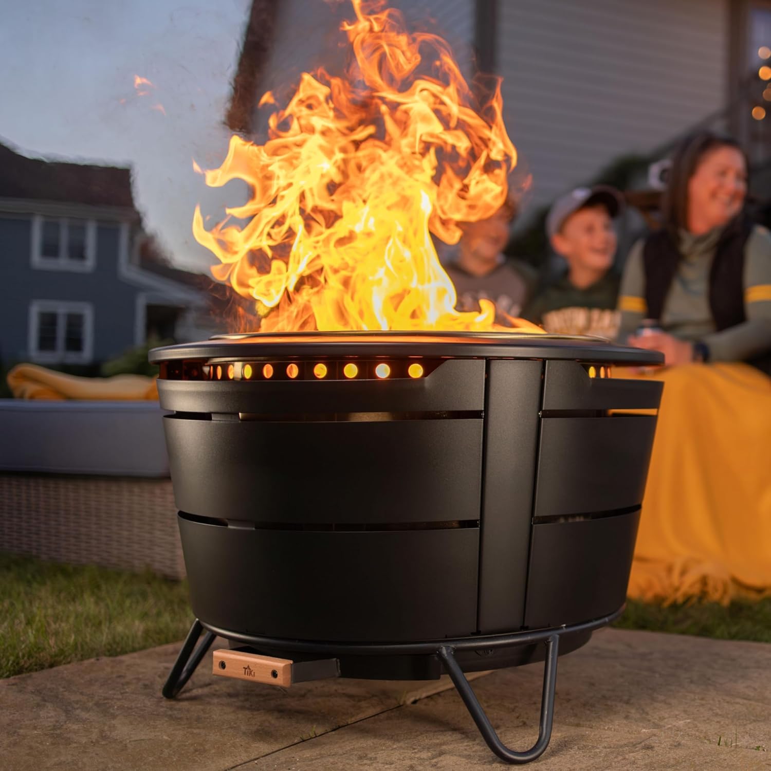 TIKI 27.5-Inch Smokeless Reunion Fire Pit, Large Outdoor Fire Pit for Gatherings, Wood Burning with Removable Ash Pan & Weather-Resistant Cover, Modern Black Design – Perfect for Patio & Backyard