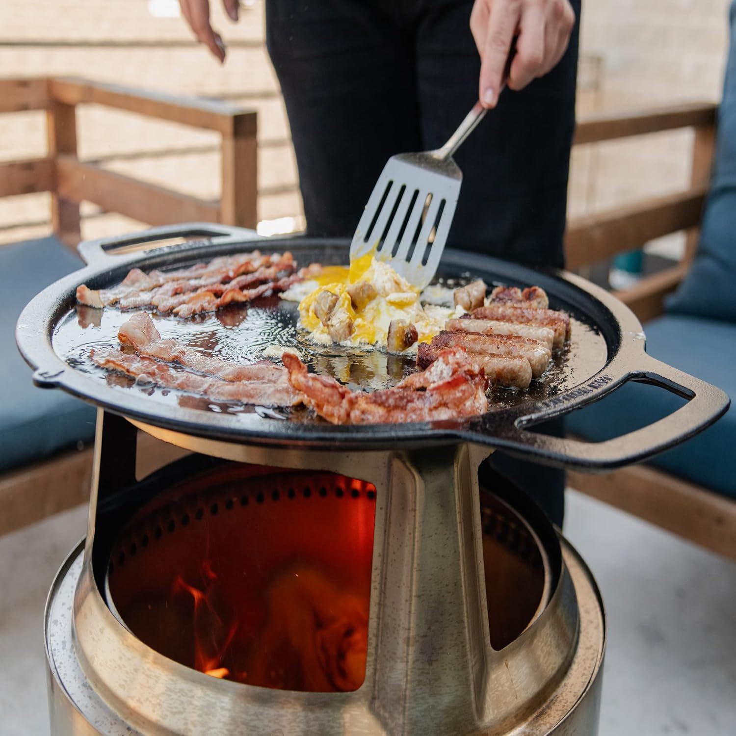 Solo Stove Yukon Griddle + Hub, Cast Iron Cookware with Stainless steel Hub for 8” Elevation, Addition to Yukon fire pit, Weight: 21 lbs, Cooking surface diameter: 17.75