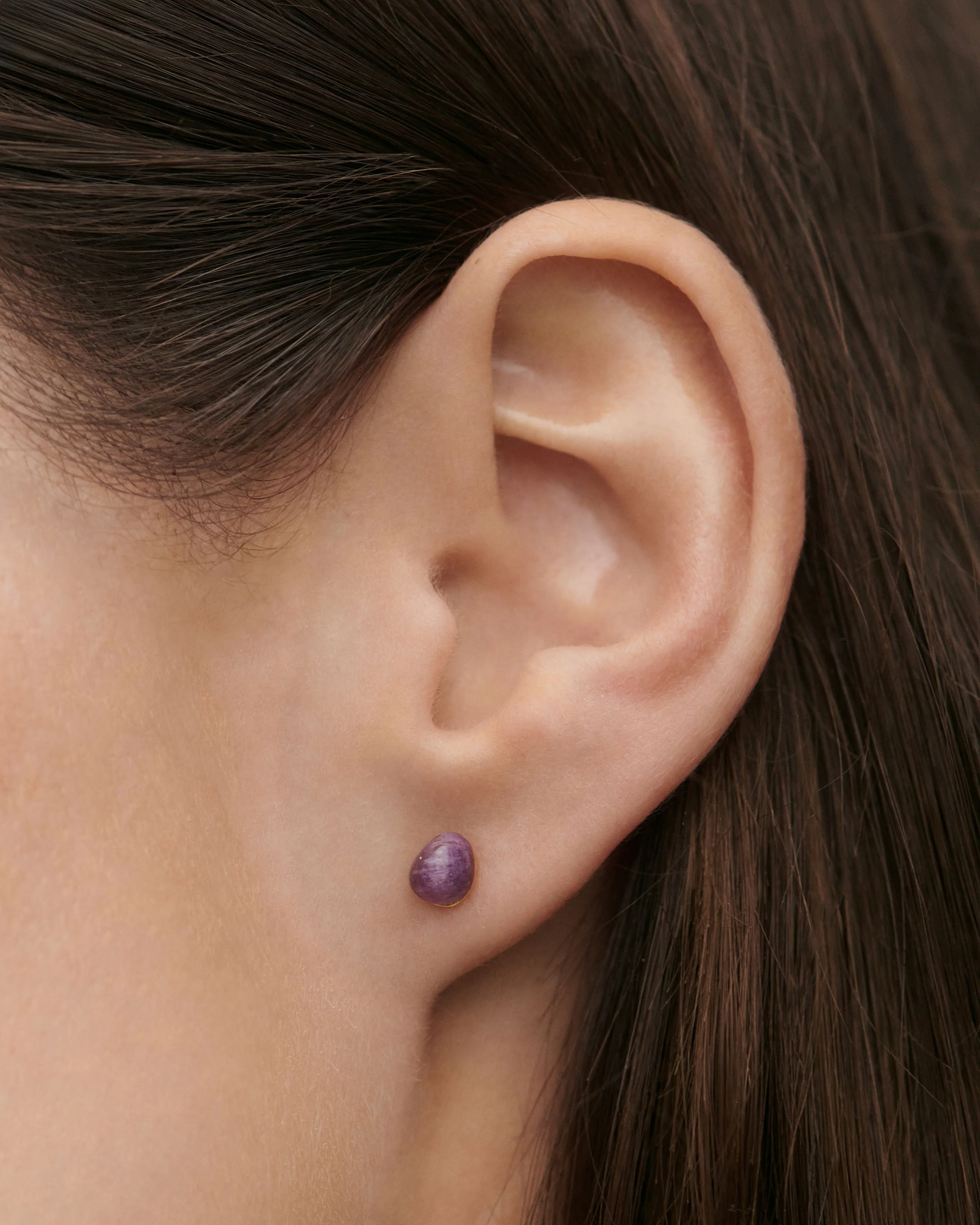 Amethyst Gravity ear piercing