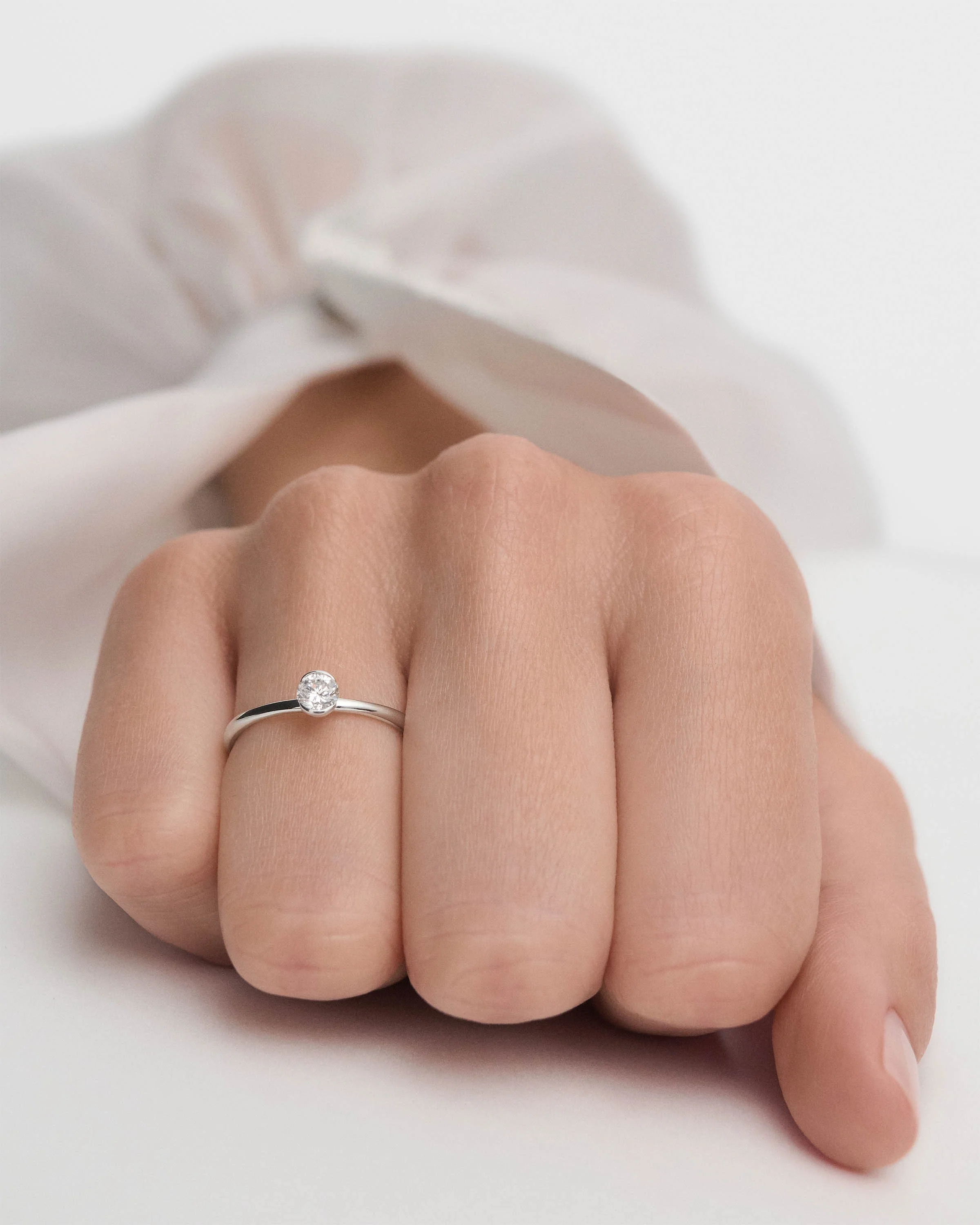 Diamond and white Grace Mini solitary ring