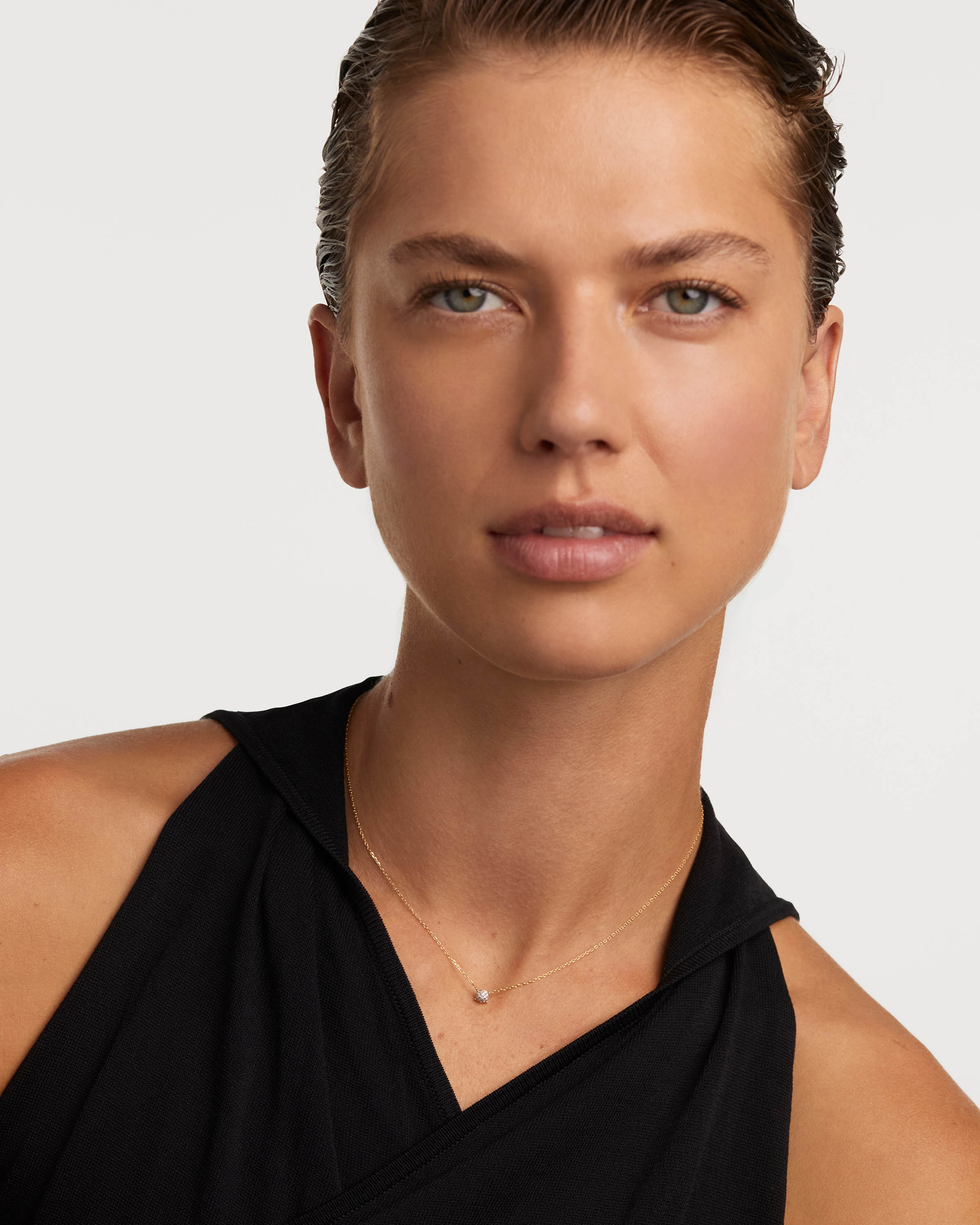 Diamonds and gold Dona solitary necklace