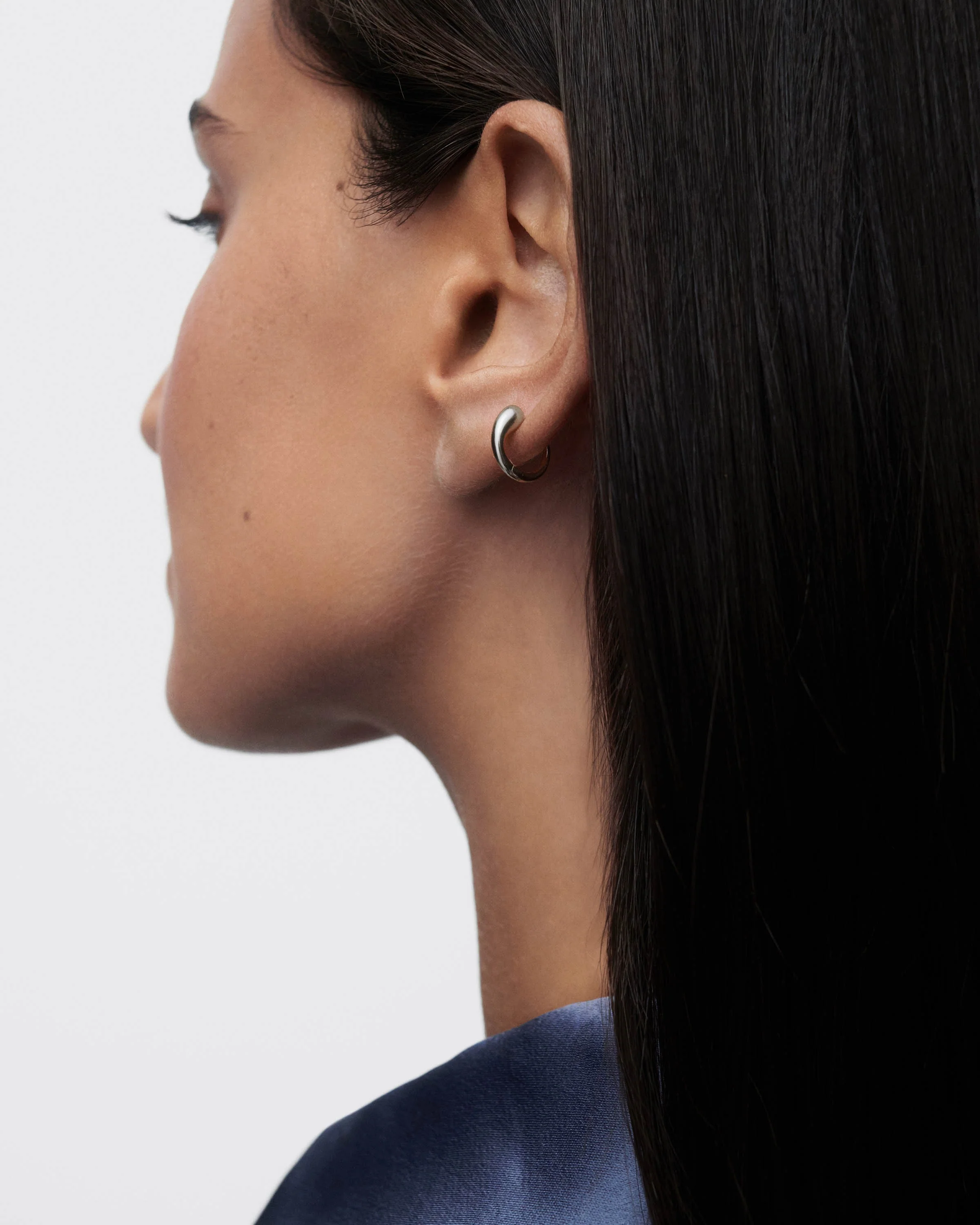 Loop silver single hoop