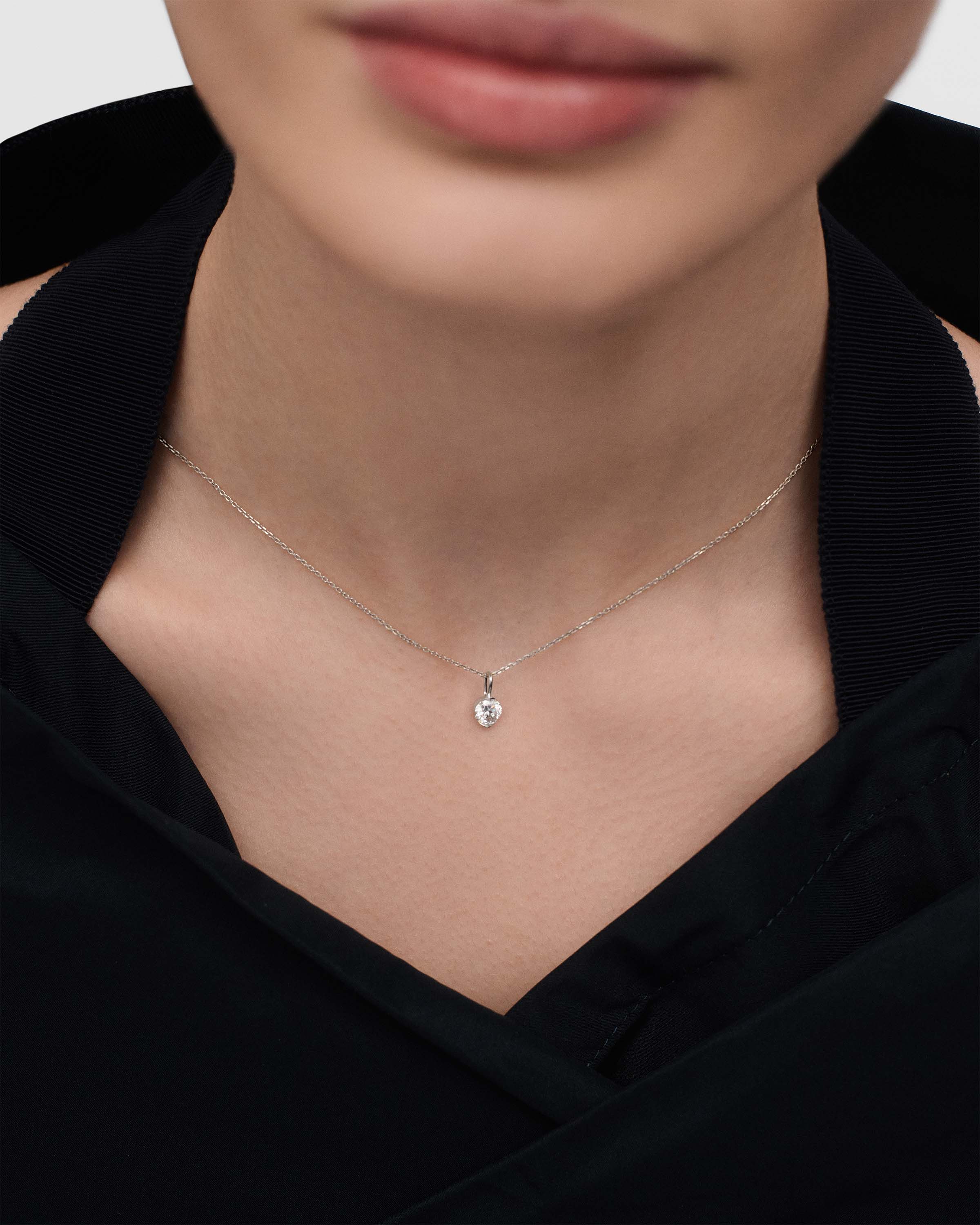 Diamond and white gold Grace pendant