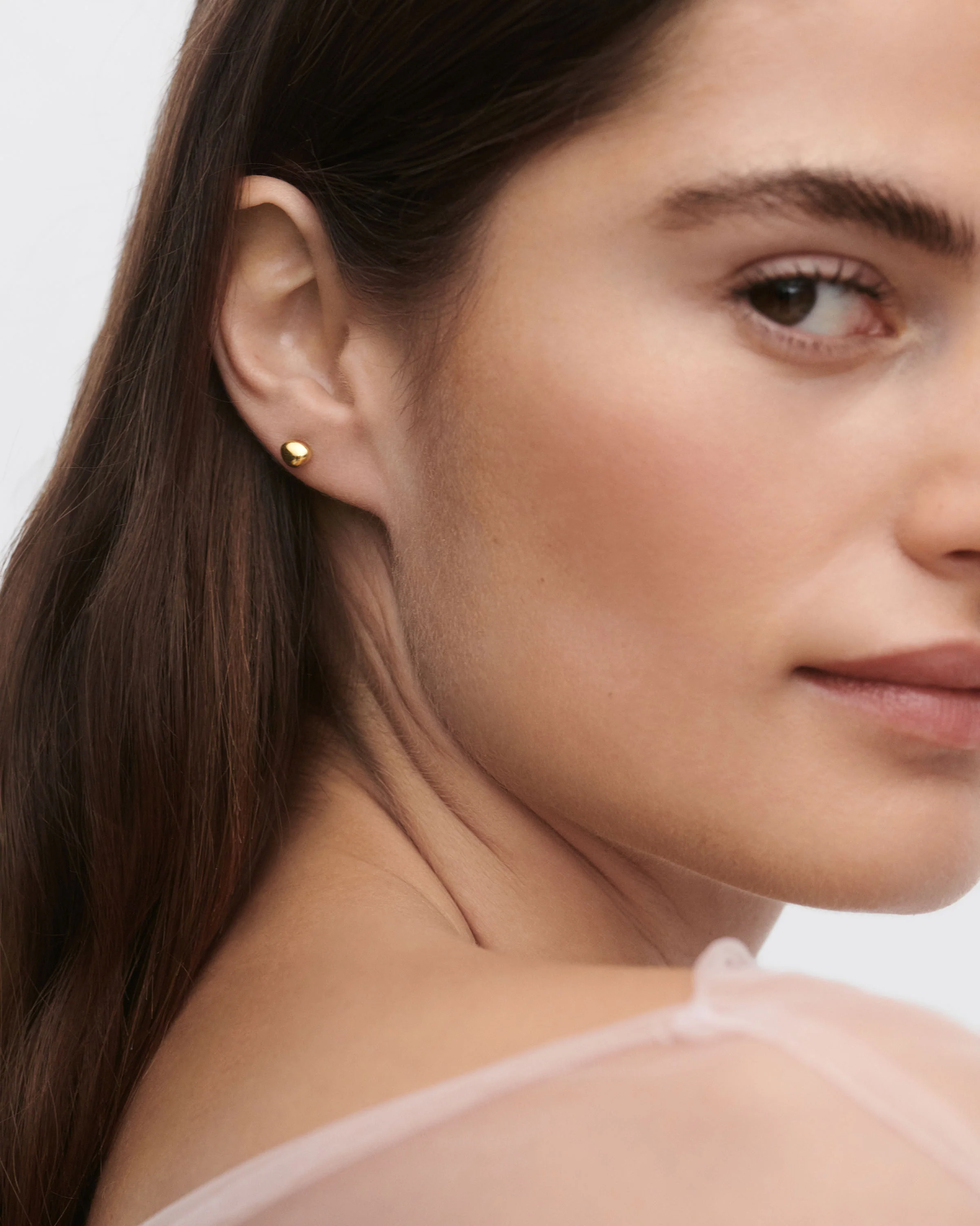 Gravity ear piercing