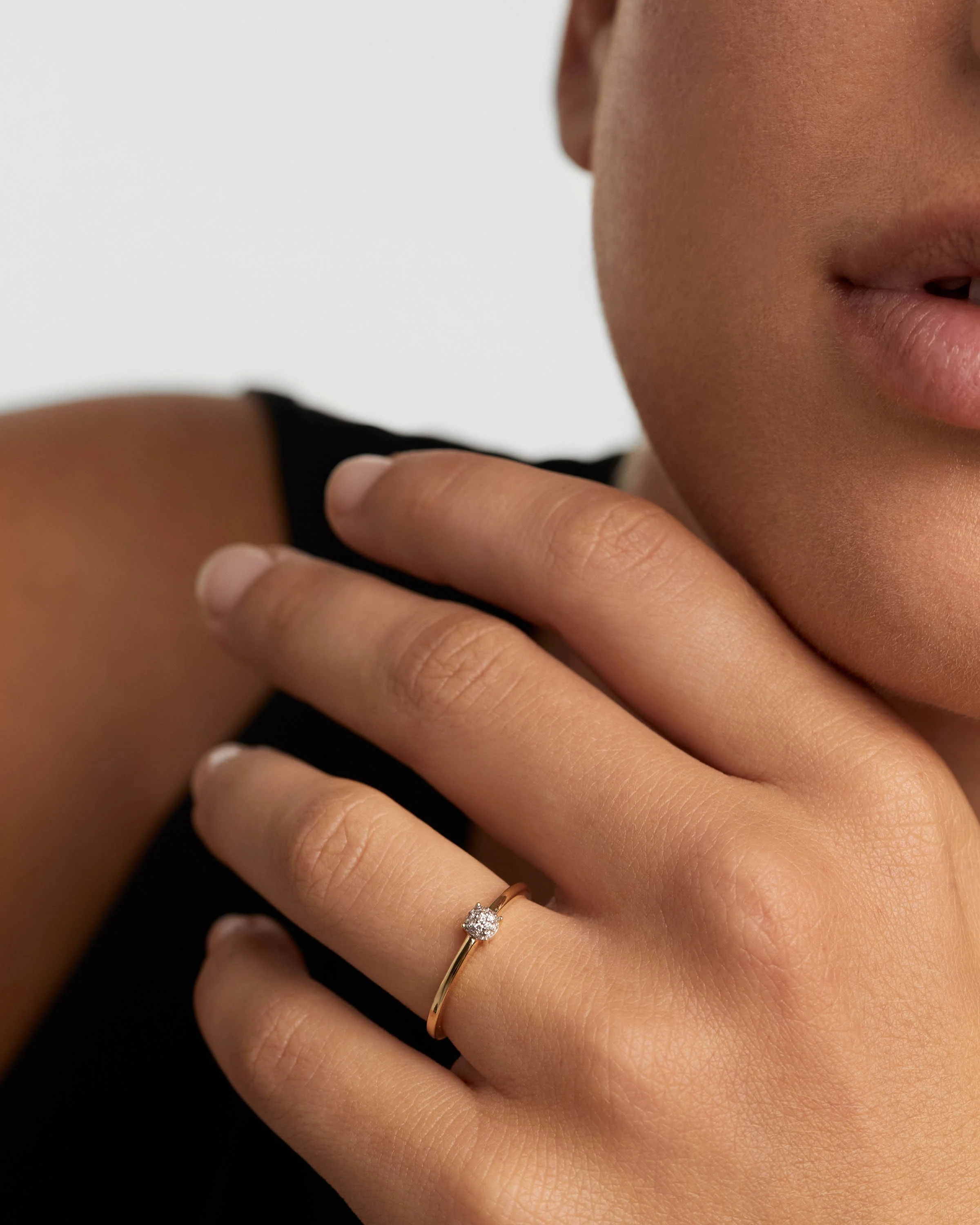 Diamonds and gold Dona solitary ring