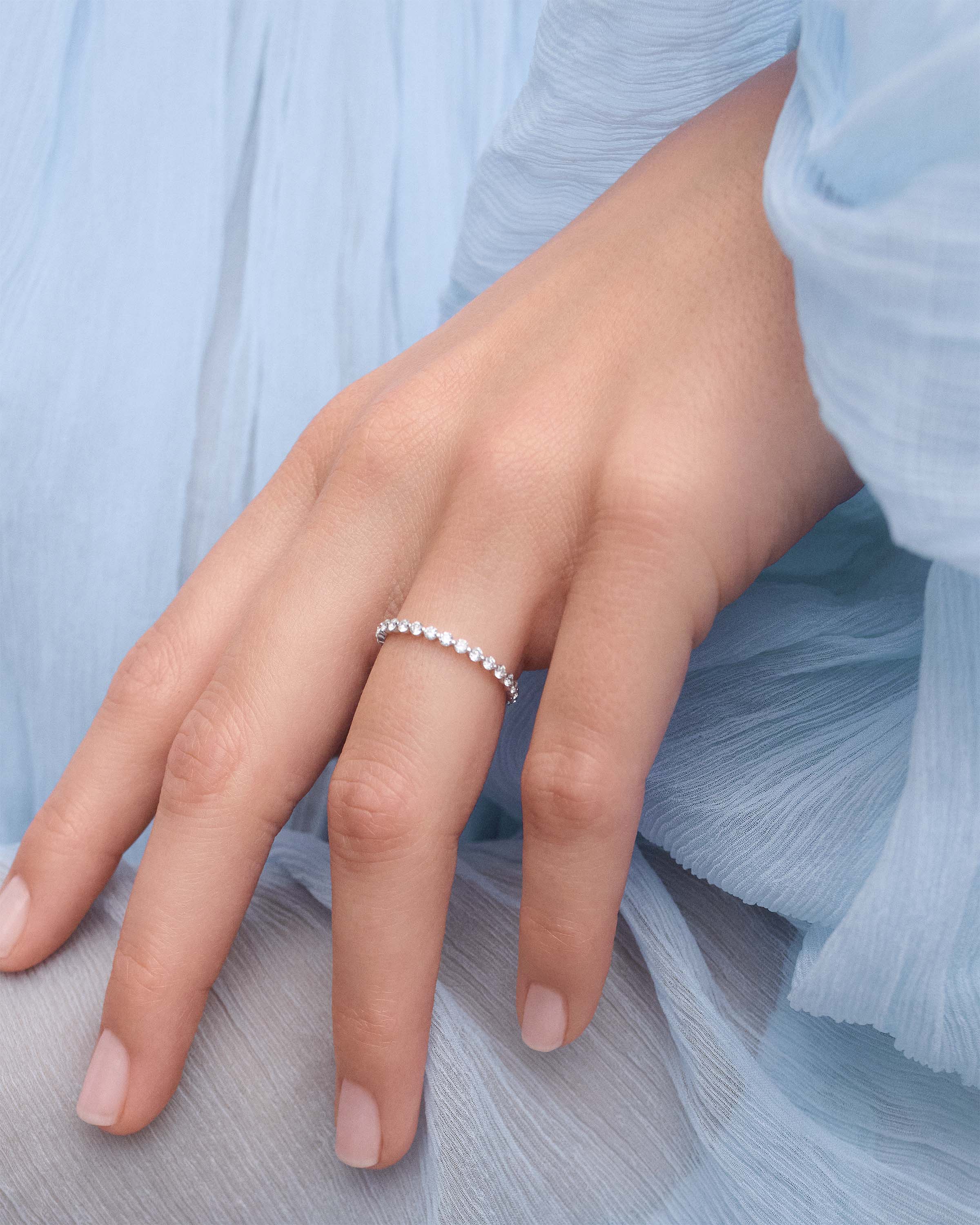 Diamonds and white gold Astra Mini eternity ring