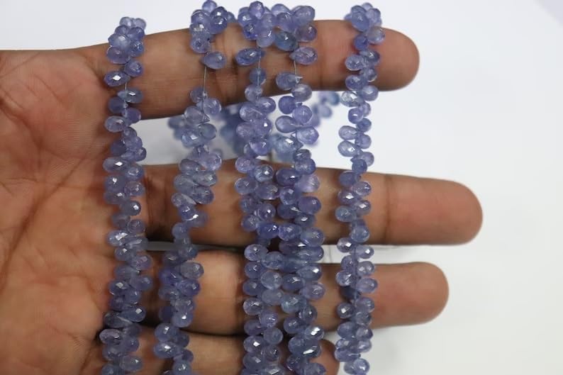 Tanzanite Faceted Drops Beads 4 * 6 mm Briollete Tanzanite Drill Drops Beads Tanzanite Tear Drops Wholesale Beads