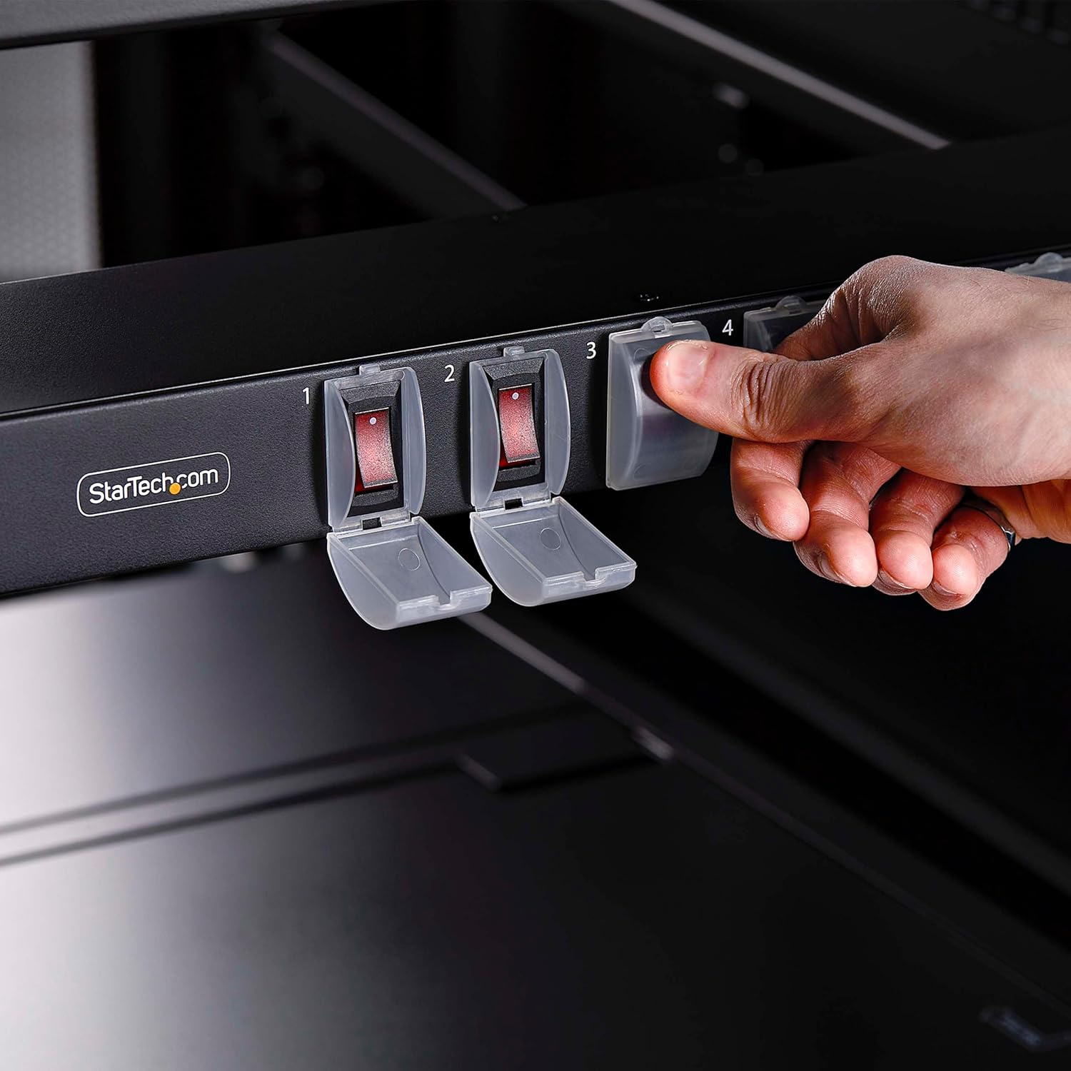 StarTech.com 8-Outlet Horizontal Rack Mount PDU, 1U Power Strip, Outlet On/Off Switches, 15A Breaker, 8ft/2.4m Cord NEMA 5-15, TAA