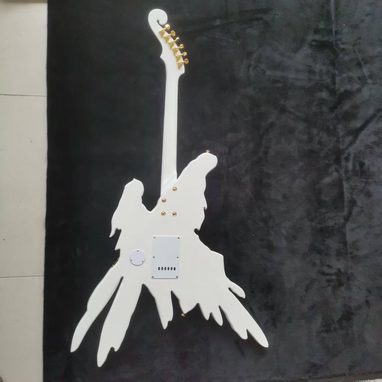 Hand Made Electric Guitar Angel Rose Inlay Body Abalone Flower Inlay Fretboard Gold Tremolo Bridge Whammy Bar (rose angel)