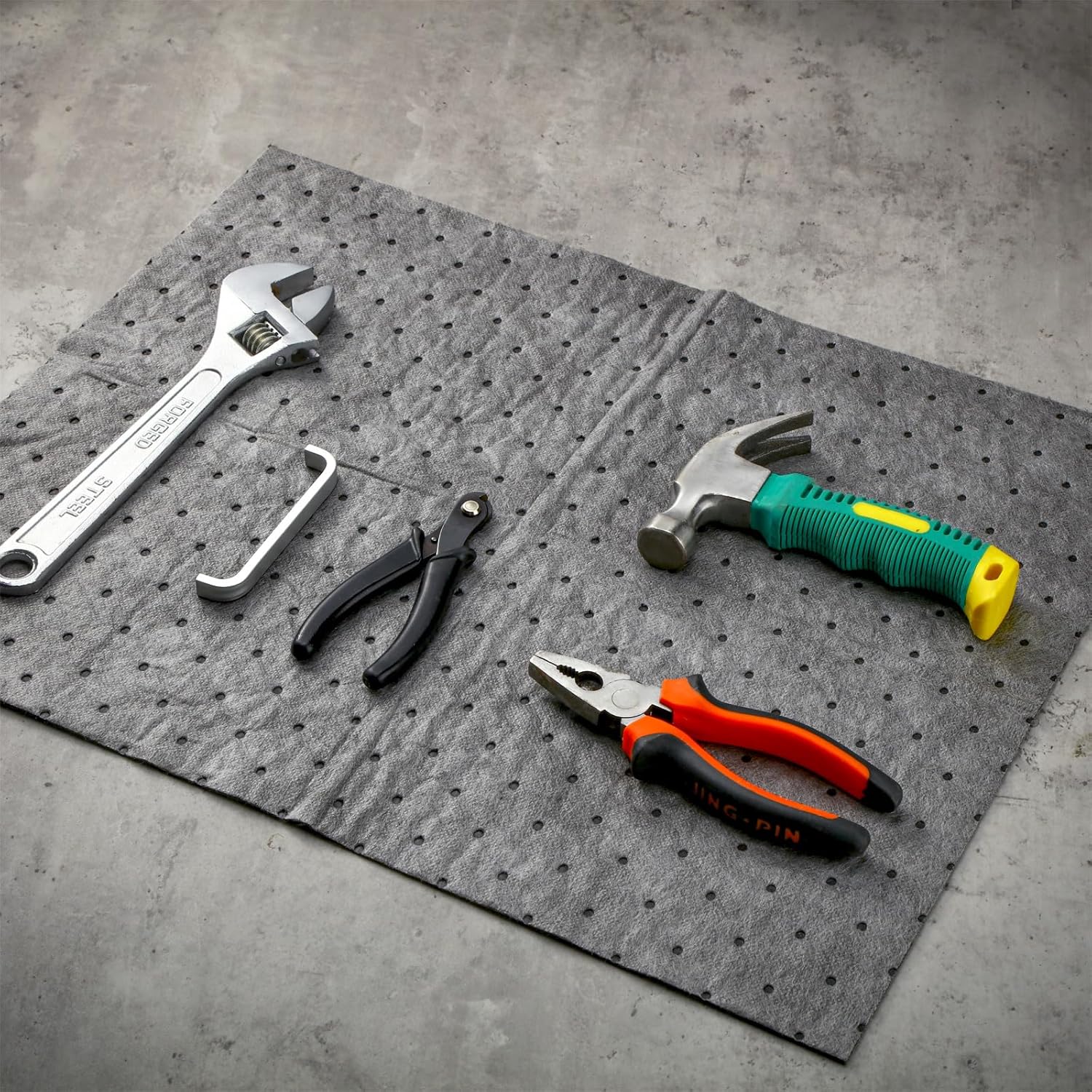 Hoolerry Oil Absorbent Pads Weight Dimpled Pad Garage Accessories Water Absorbent Mat Oil Spill Mat for Absorbing Protecting Home Garage Basement(9.8 x 13 Inch,Gray,1000 Pcs)