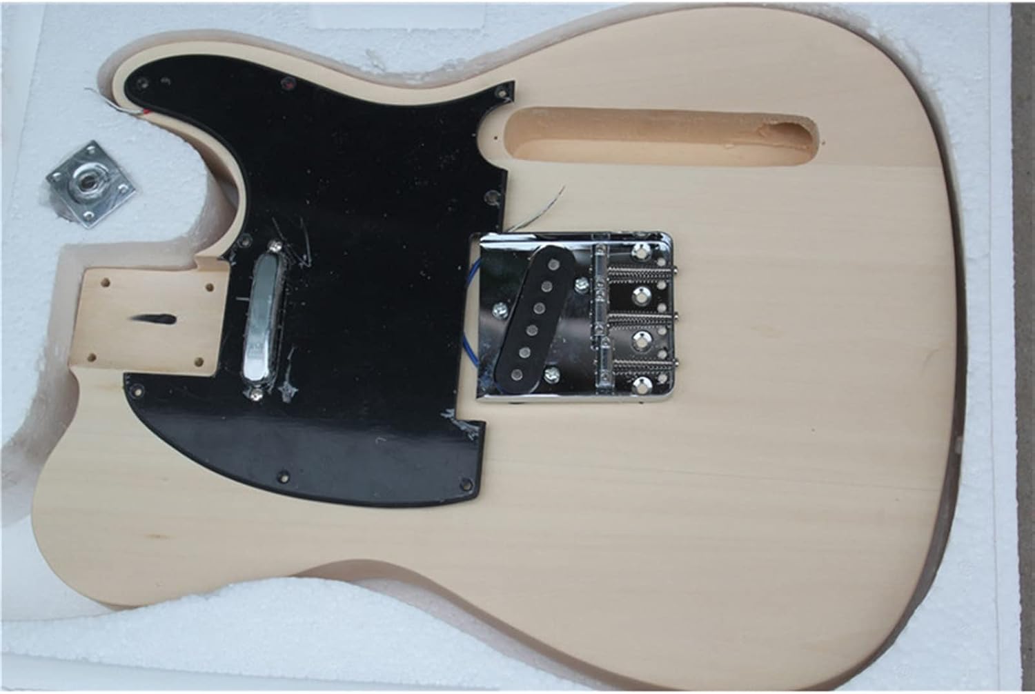Solid Basswood Body DIY Electric Guitar Builder Kit MAPE Neck and Fingerboard Unfinished Unfinished Guitar Set