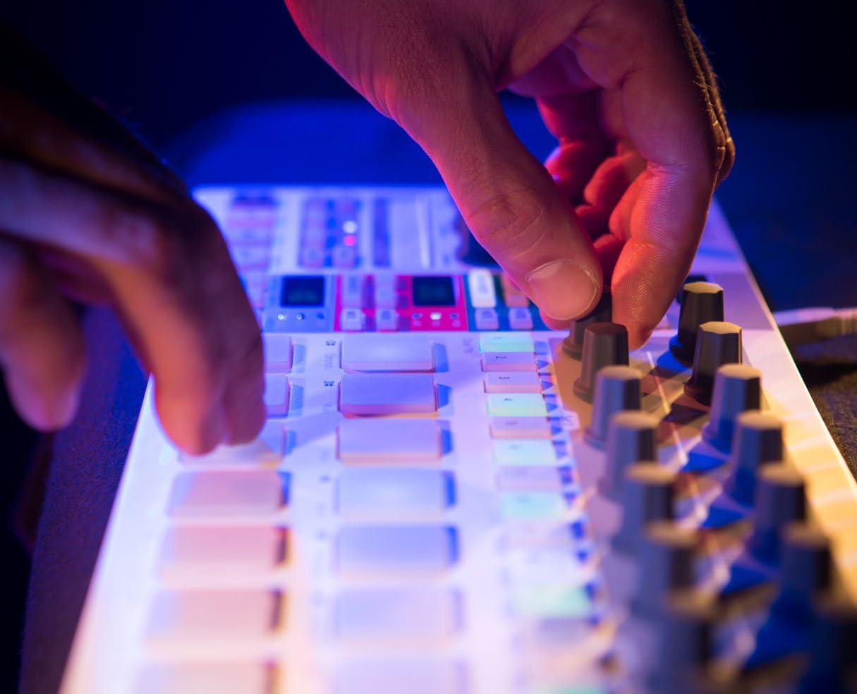 Arturia Beatstep Pro Controller Sequencer