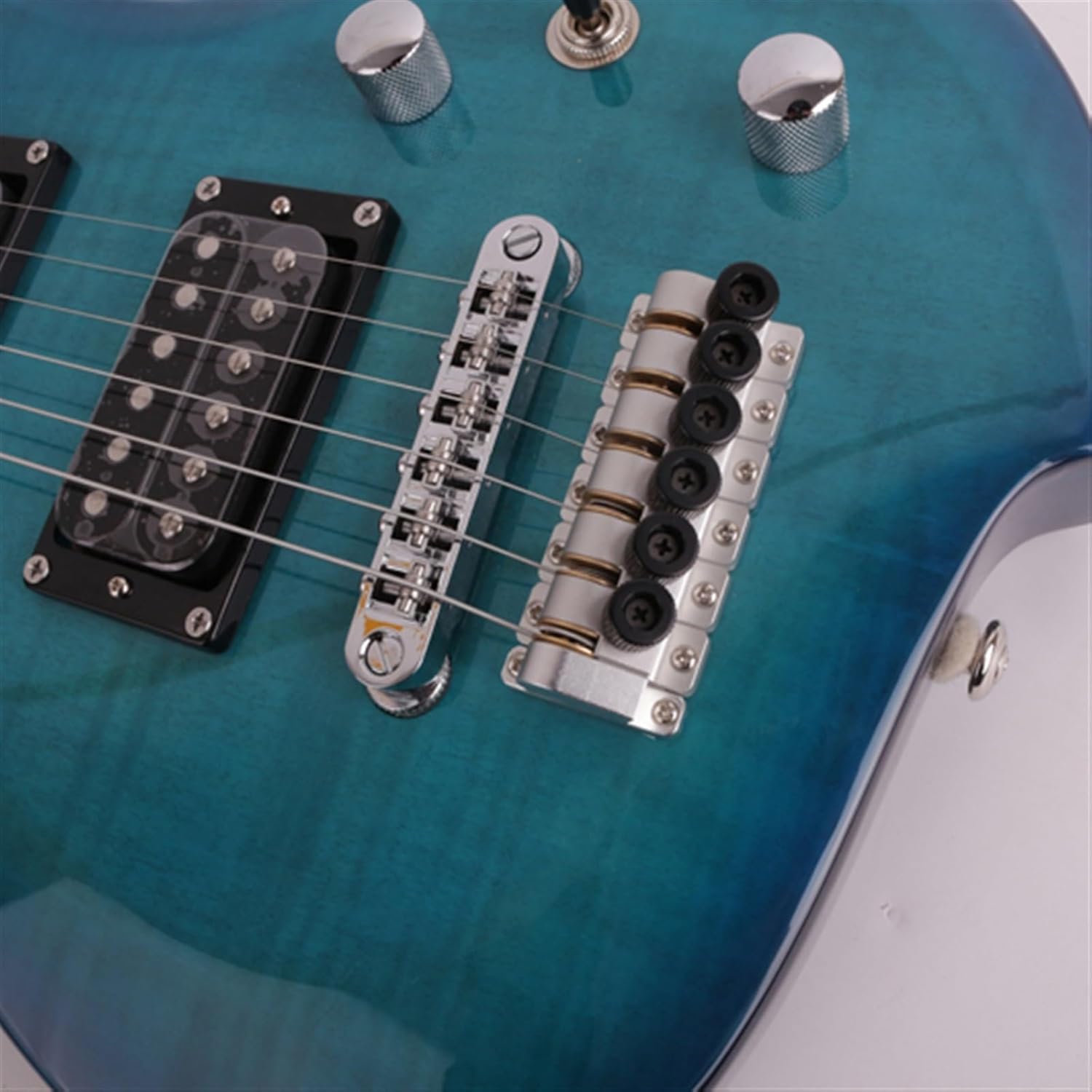 Mahogany with Flamed Maple Top Body Maple Neck Fingerboard Headless Travel Portable Electric Guitar Professional Headless Guitar