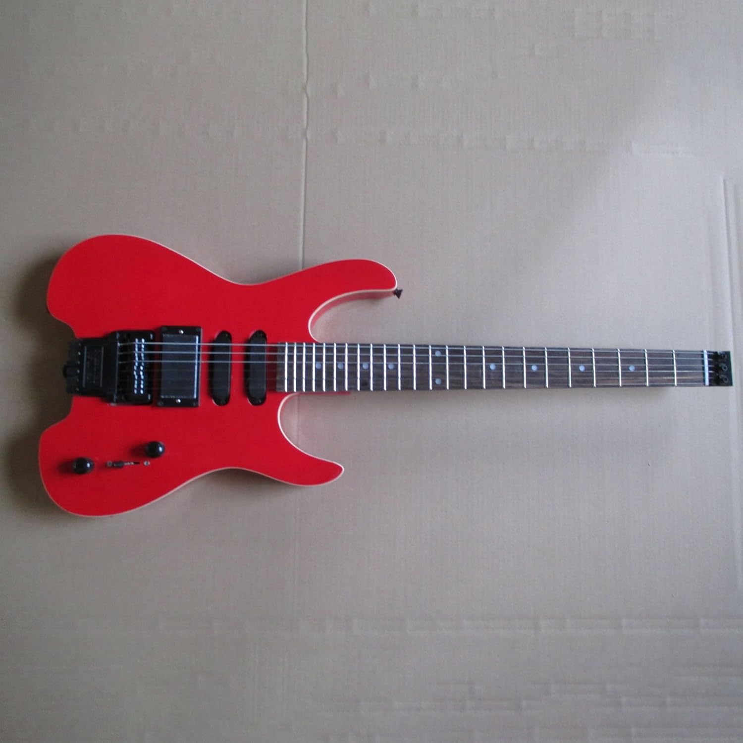 VENEKA Headless Electric Guitar 41 Inches Red 6 Strings Headless Electric Guitar Musical Instrument Mahogany Body Canada Maple Headstock