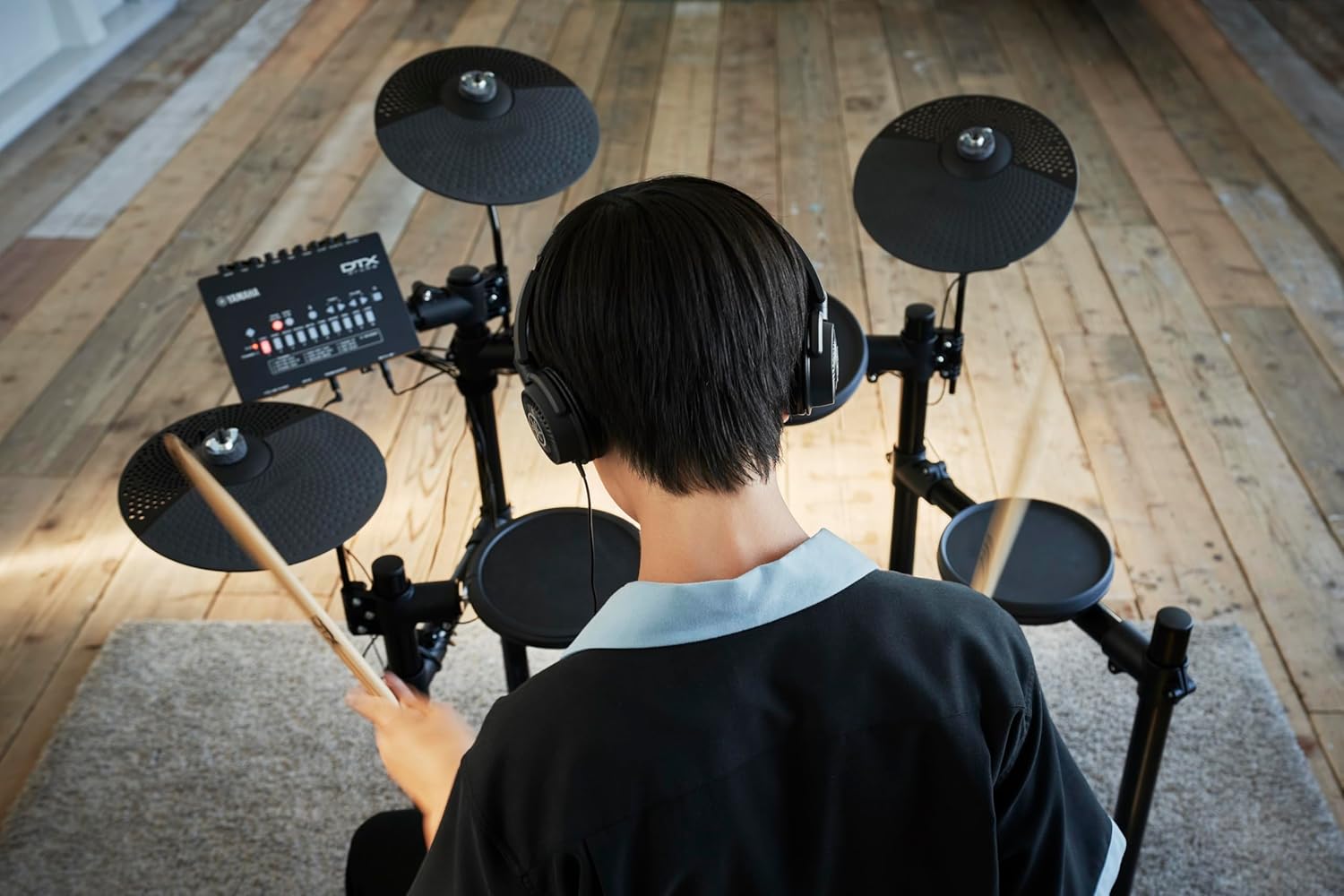 Yamaha DTX452K Electronic Drum Set with 400+ Premium Customizable Sounds, USB Audio/MIDI, 3-Zone Snare Pad, Quiet Pads, Kick Tower and Pedal, Smart App Included