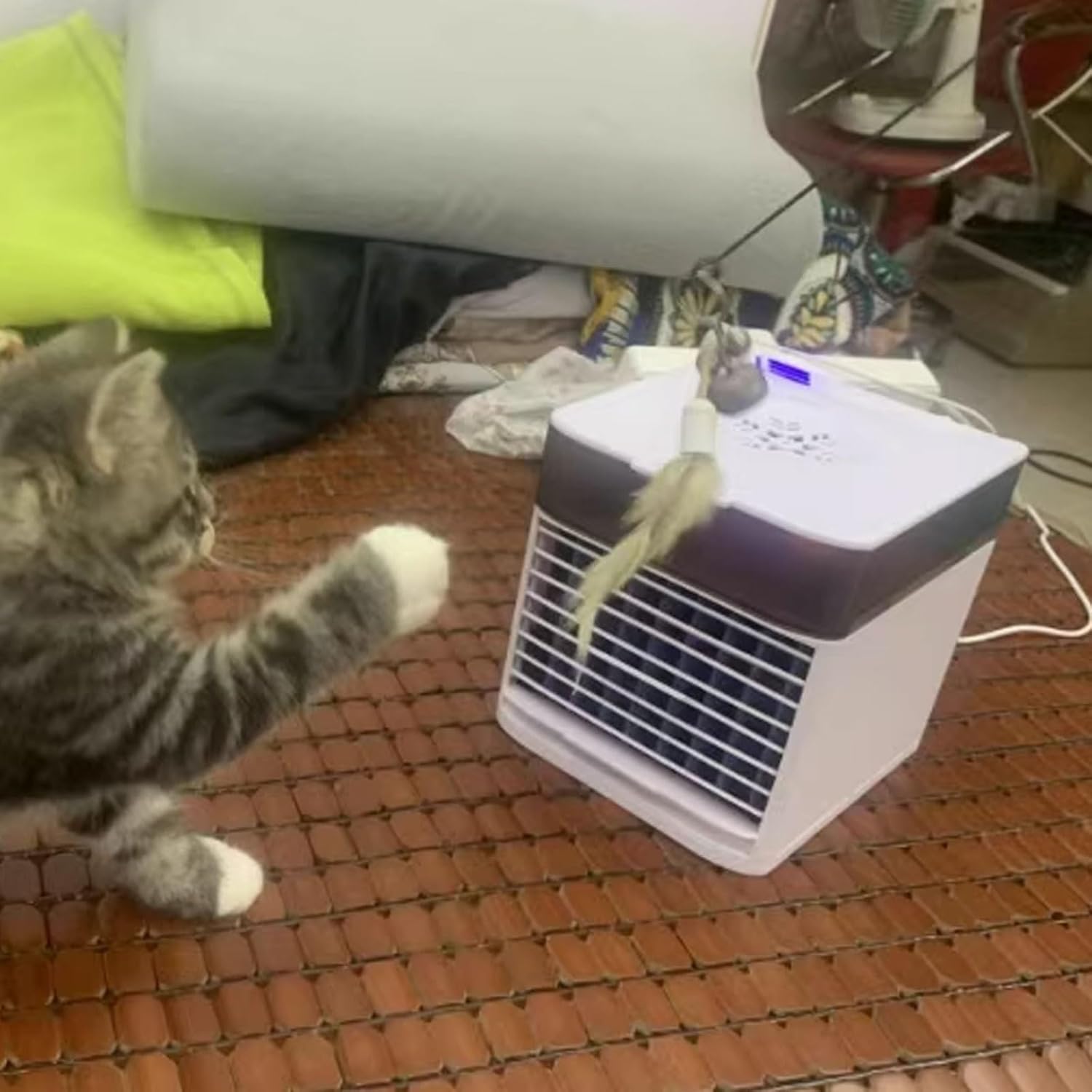 Desk Air Conditioner Fan 3 Wind Speed Levels Pet Air Conditioner Touch Switch Design 500ml Large Capacity Water Tank Cold Air Fan with Light and Mist Switch