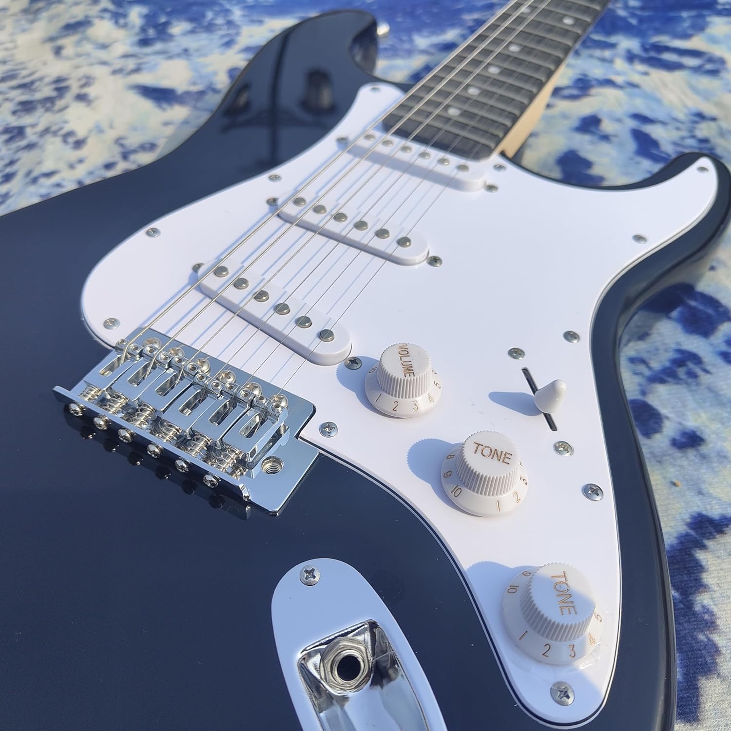 Electric Guitar, S T，Navy Blue with White, Standard Size