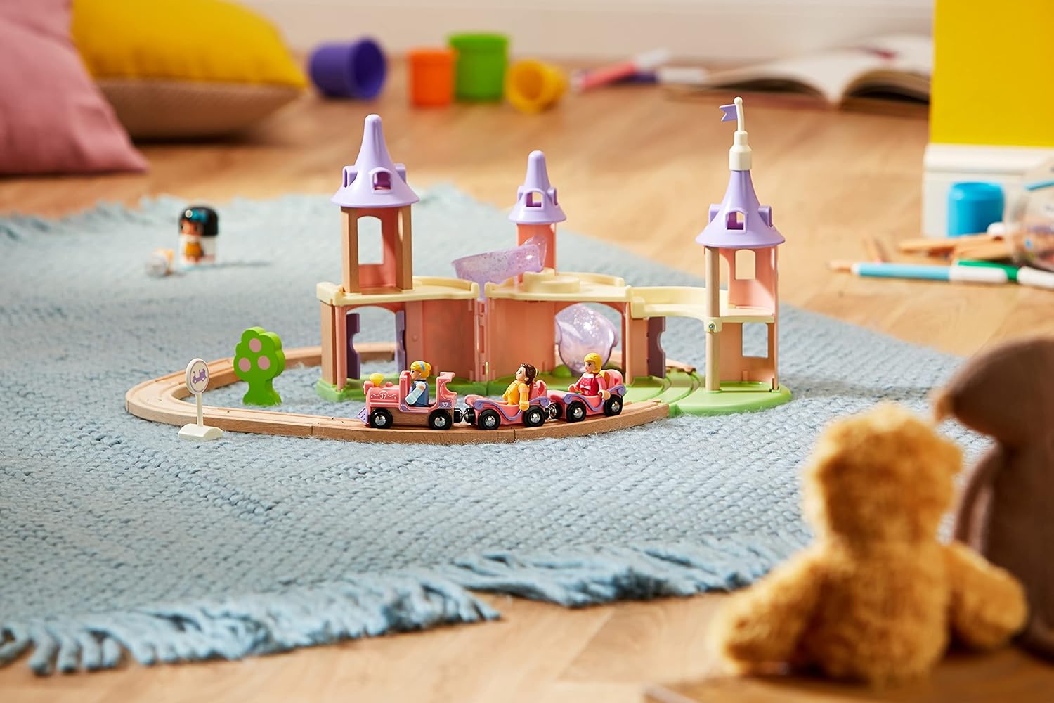 BRIO World Disney Princess Castle Set - 18-Piece FSC-Certified Wood Train Set and Accessories - Includes Moveable Classic Disney Princess Figurines, Castle, Tracks & More - Kids Ages 3 & Up