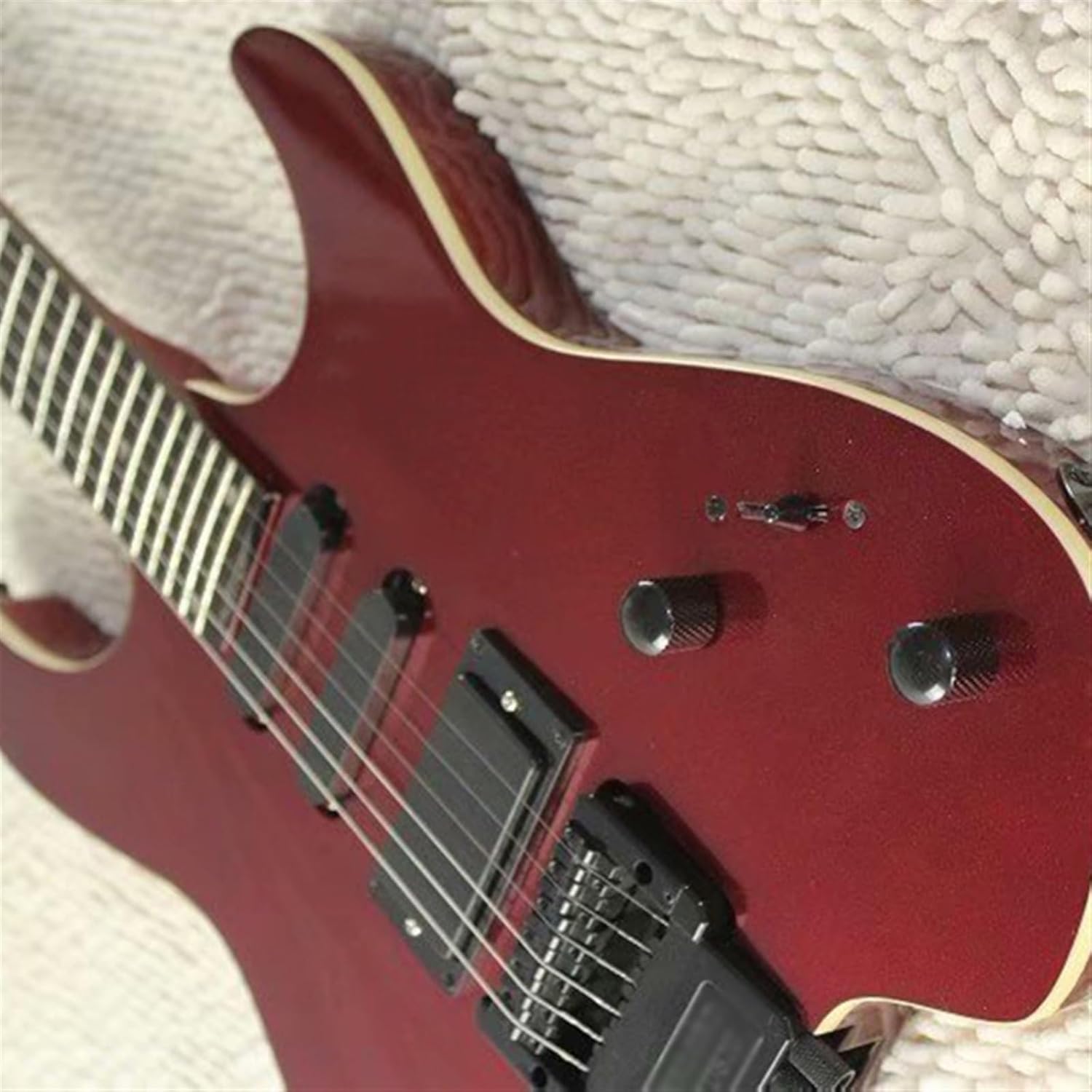 39 Inches Red Headless Electric Guitar with Rosewood Fretboard 24 Frets Professional Headless Guitar