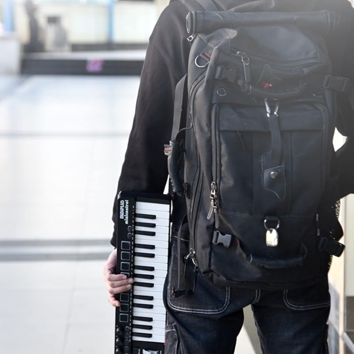 Arrangement with Pedal Mini Keyboard Equipment 32-Key Playing Space-Saving Controller Pad DJ Electronic Sound