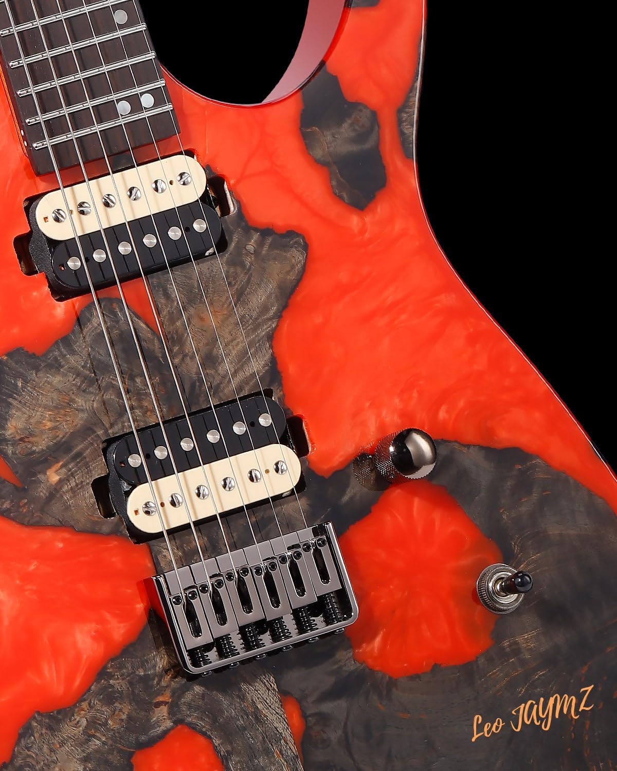 Leo Jaymz Electric Guitar Monsoon Deluxe Series, Reverse Headstock, Burl Top, Mahogany Body, Roasted Maple Neck, Rosewood Fretboard, Case (Red)