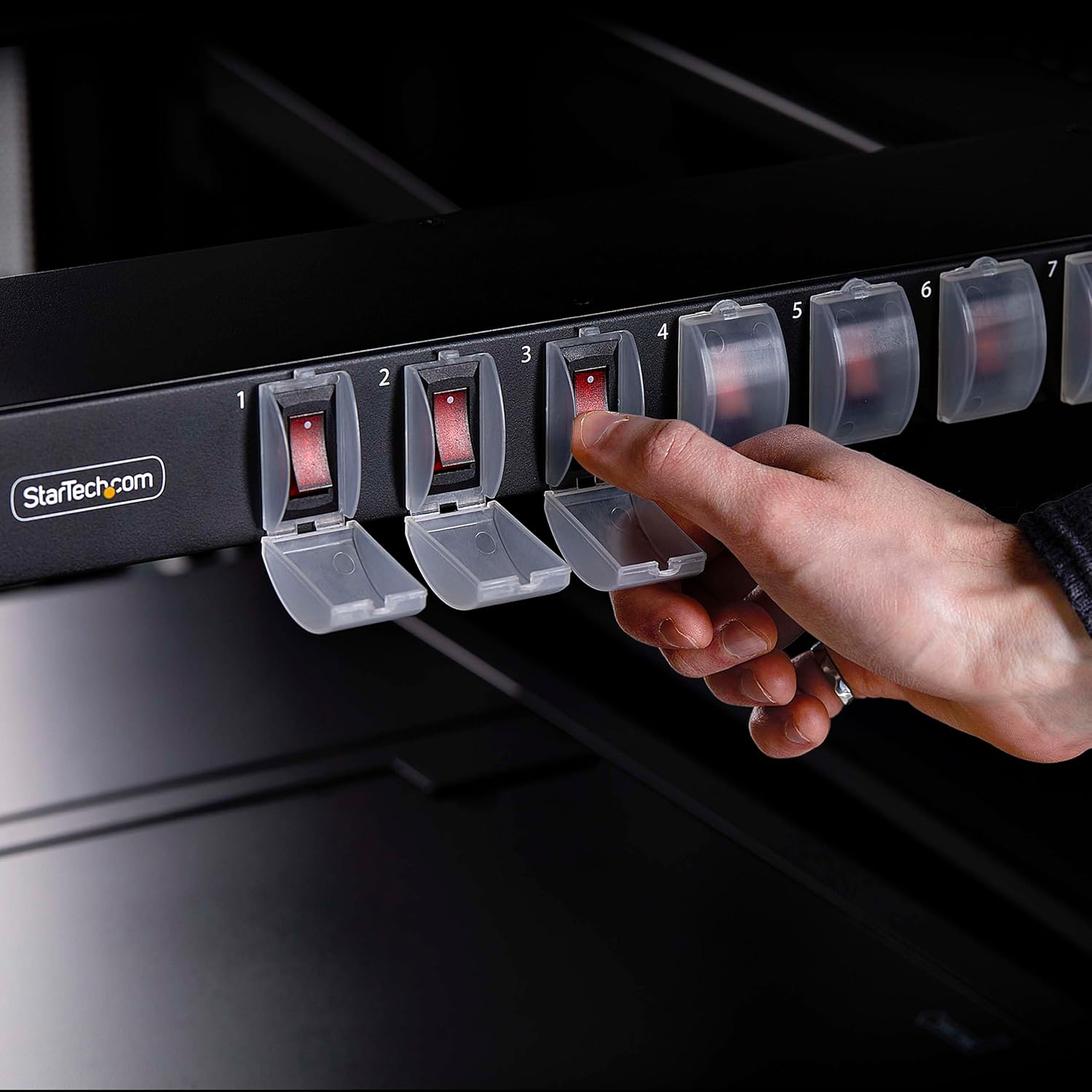 StarTech.com 8-Outlet Horizontal Rack Mount PDU, 1U Power Strip, Outlet On/Off Switches, 15A Breaker, 8ft/2.4m Cord NEMA 5-15, TAA