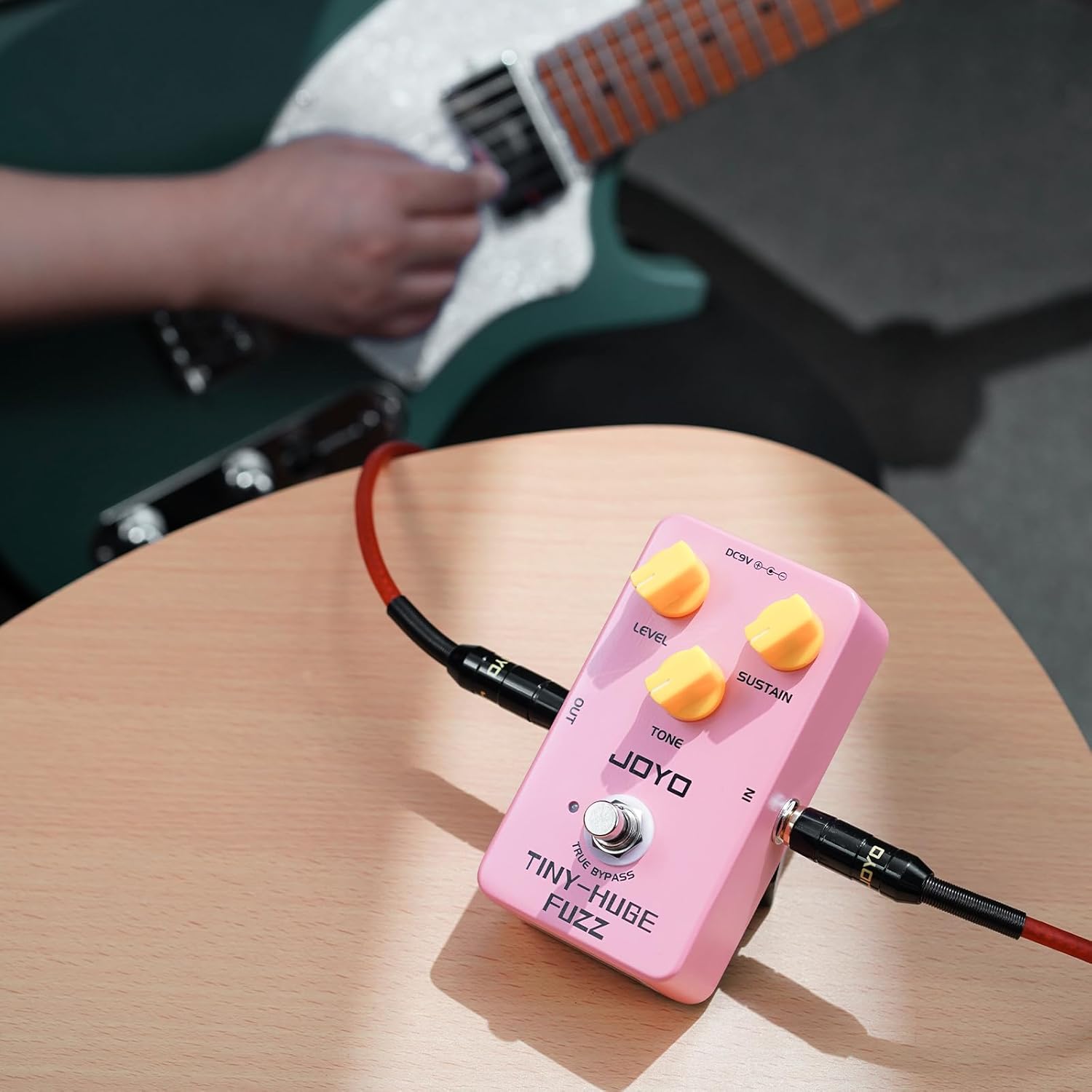 JOYO JF-26 Classical Vintage Fuzz Pedal and 5W Mini Guitar Combo Amplifier JA-02 II Black