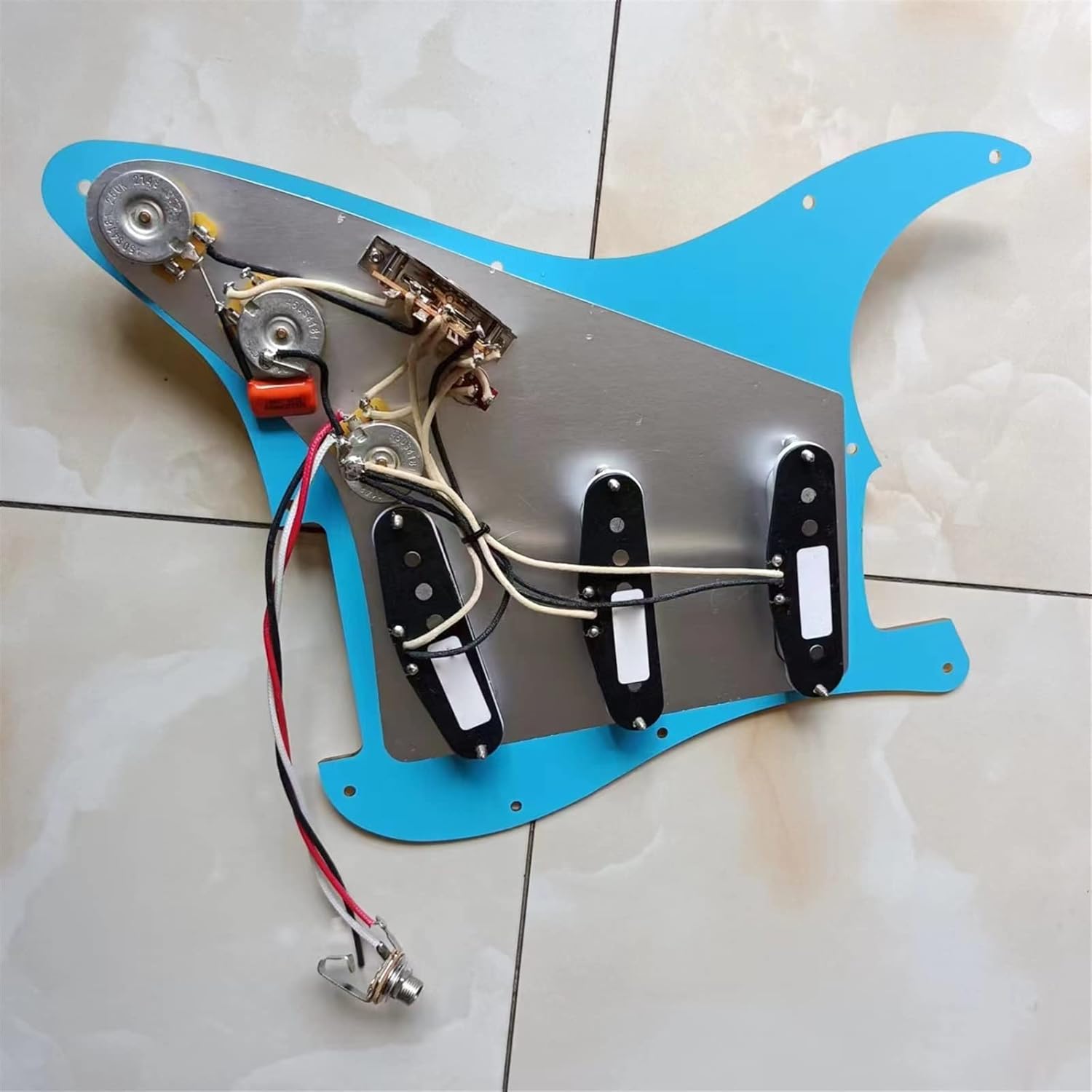 SSS Loaded Electric Guitar Pickguard Set Multifunction Converter Ainico Single Coil Pickup Pickup Set with Pickguard