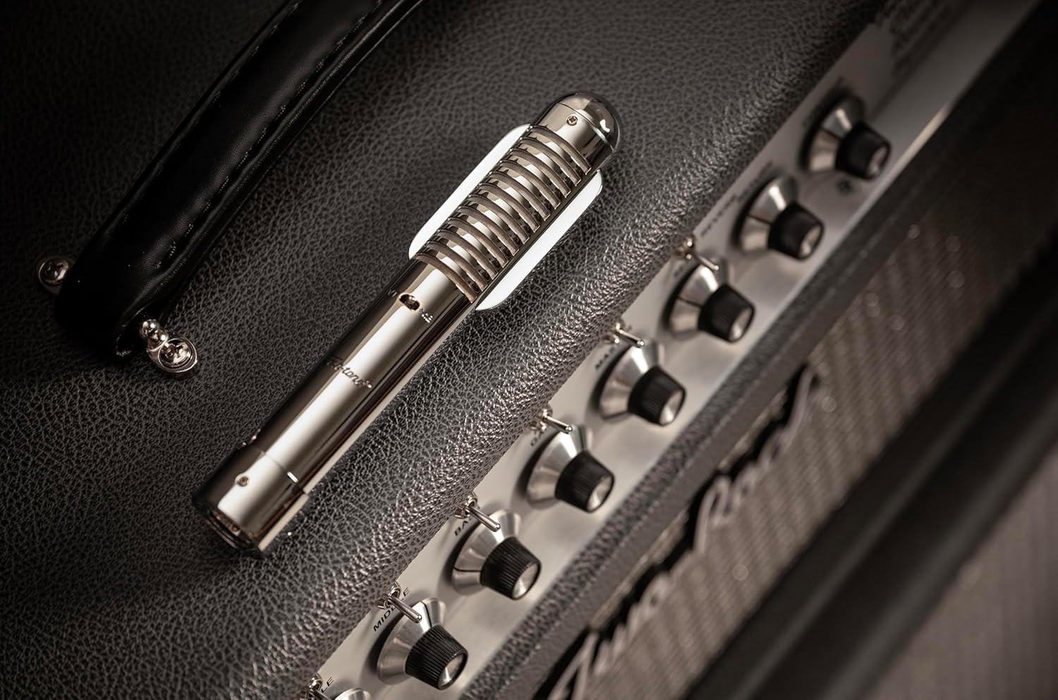 Warm Audio Fen-Tone Instrument Ribbon Microphone with Selectable in-Line Preamp