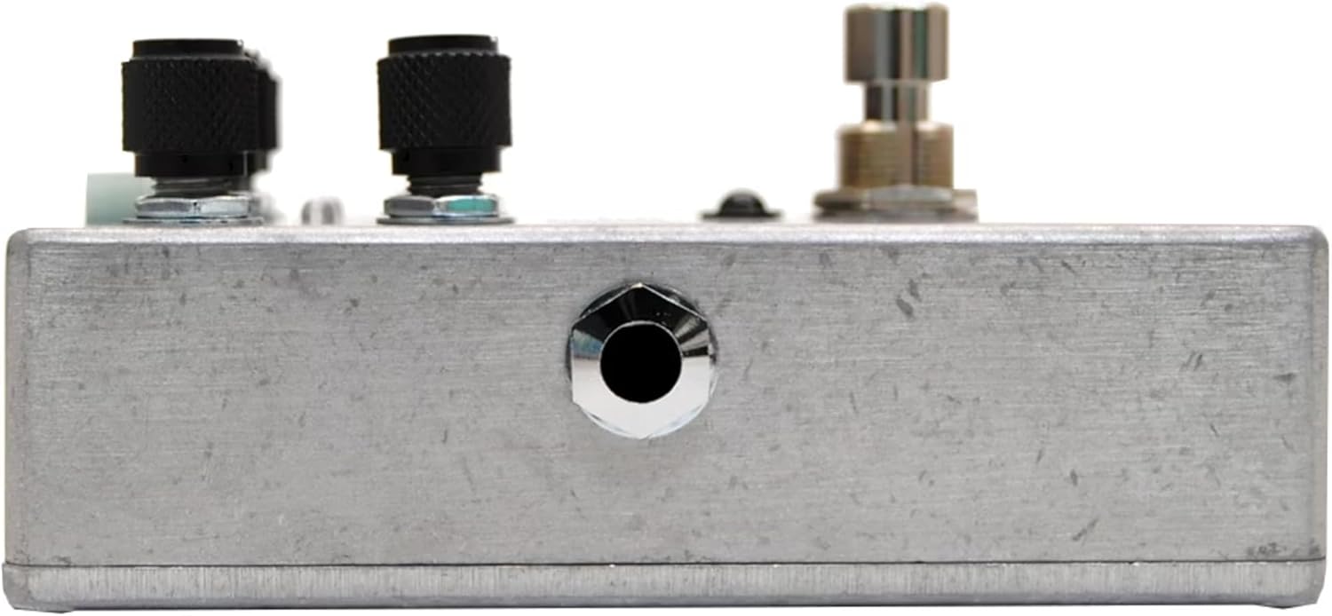 MXR M116 Fullbore Metal Distortion Pedal w/4 FREE Cables