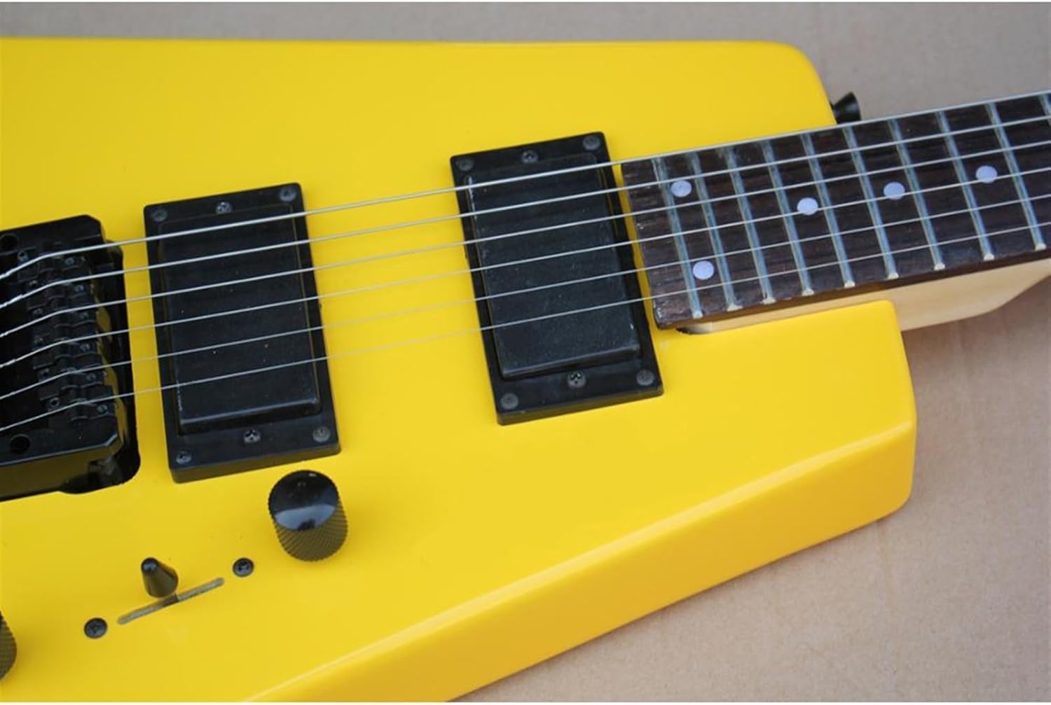 Yellow 39 Inches Headless Electric Guitar with HH Pickup Rosewood Fretboard 24 Frets Professional Headless Guitar