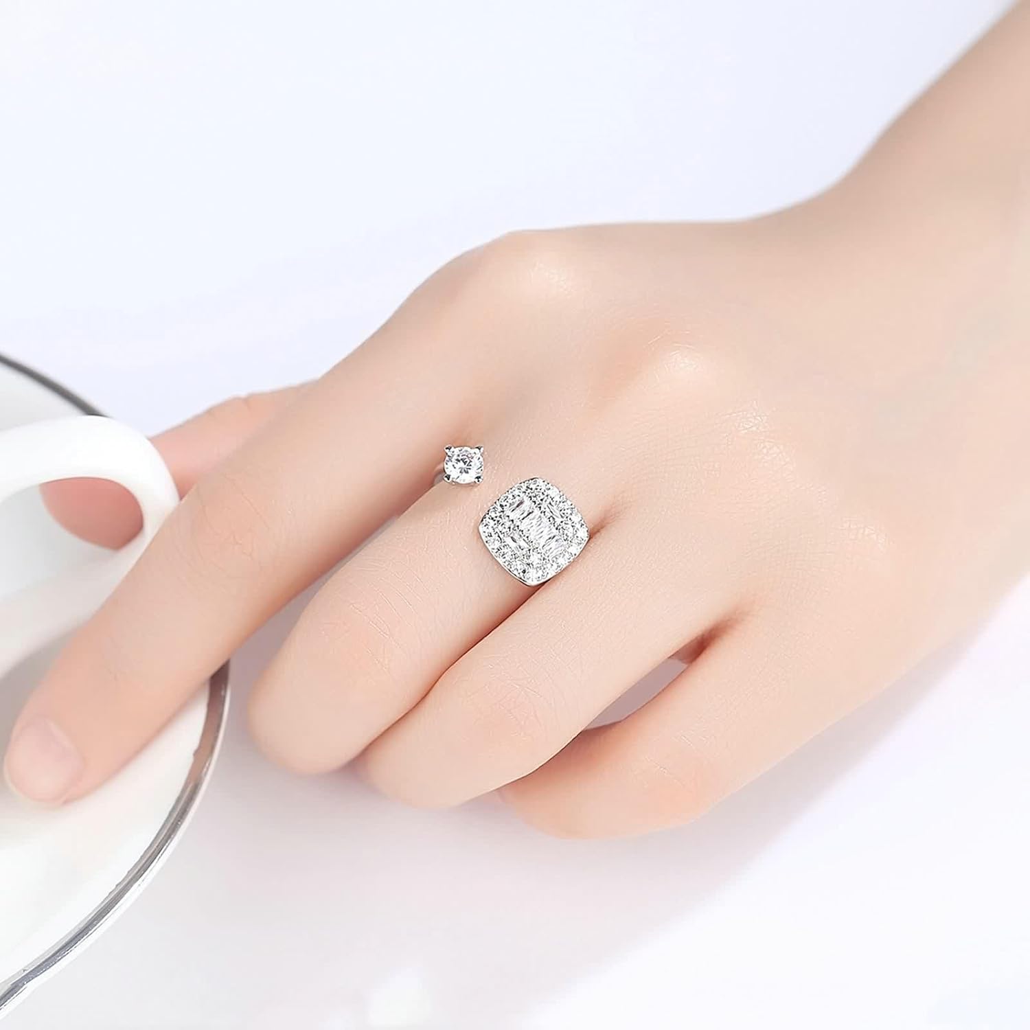 14 K White Gold Rings for Women, Engagement Ring Moissanite Classic Silver Band for Fiancée