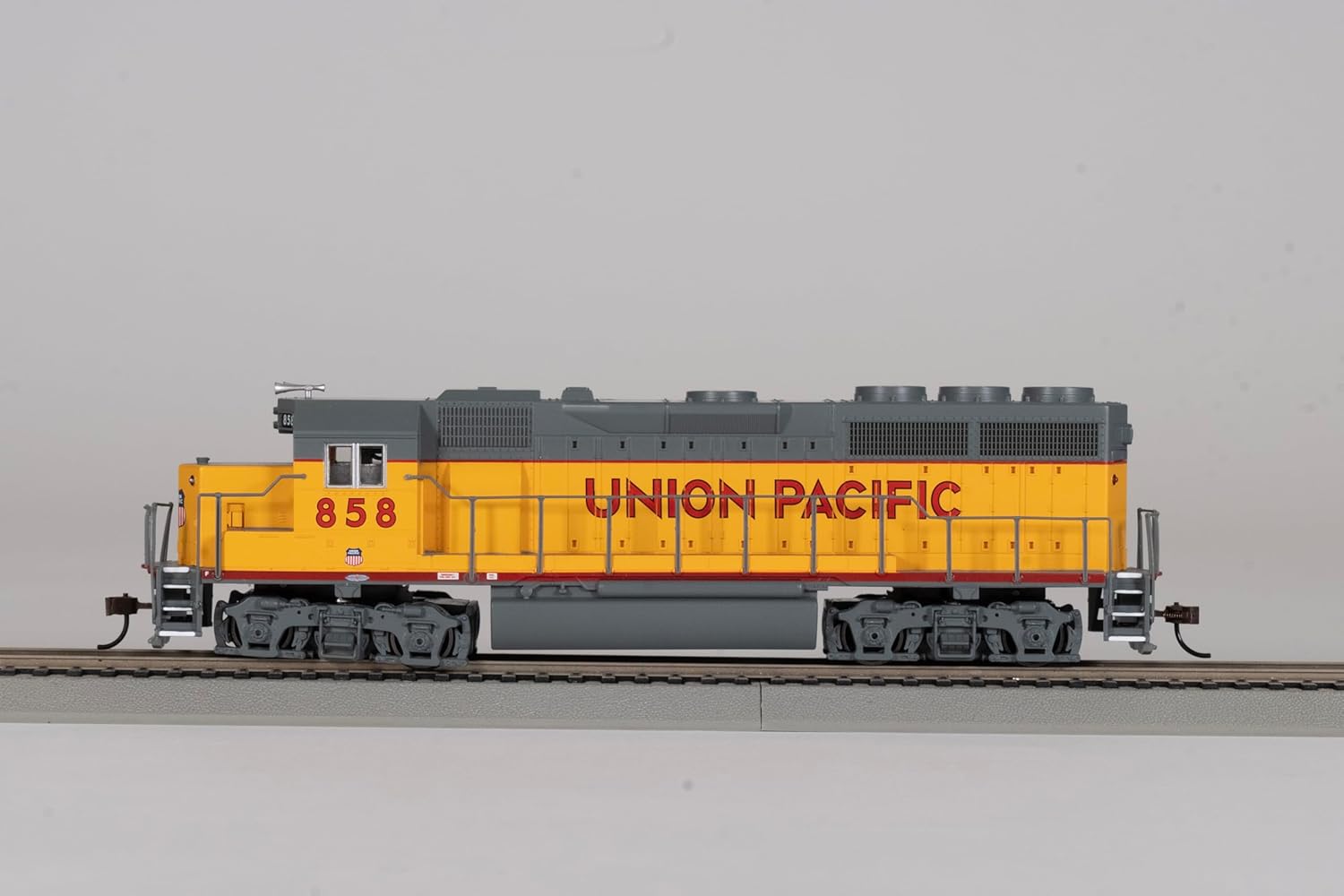 Bachmann Trains - EMD GP40 - DCC Sound Value Equipped Locomotive - Union Pacific® #858 - HO Scale