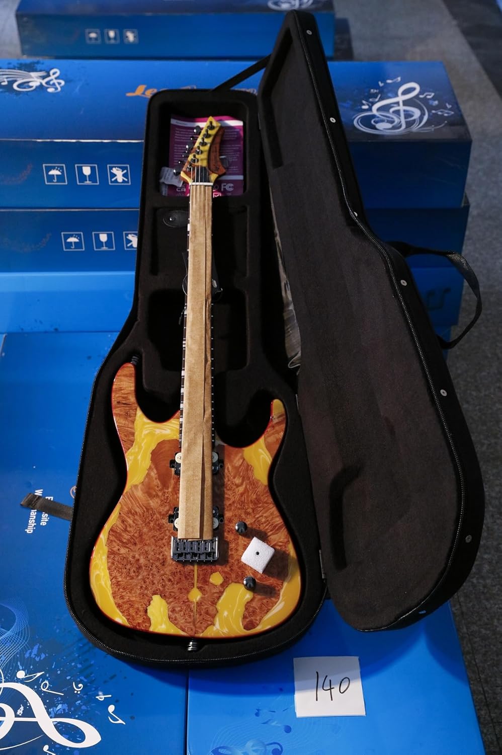 Leo Jaymz Electric Guitar Hurricane Deluxe See What You Get Series, Mahogany Body, Roasted Maple Neck, Rosewood Fretboard, Locking Tuners, Rounded Frets, Case (S-Grade, YN-0010)