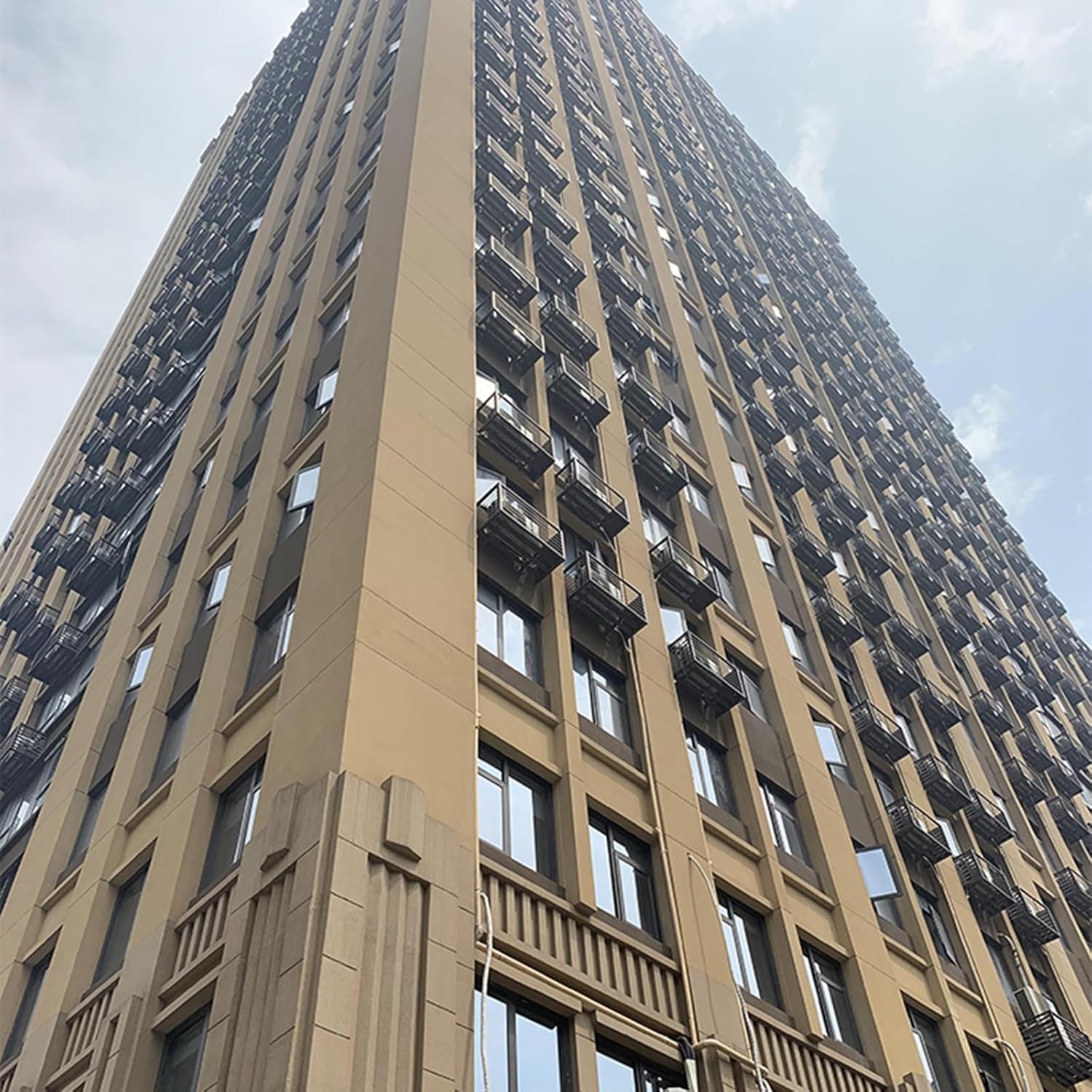 Aluminium Alloy Air Conditioner Rack Louvered Grille Detachable Air Conditioner Cover Outdoor Host Fence Shelves Shelter Decoration Rust-Free Rust (Color : Black, Size : 43.3x31.5x23.6in)