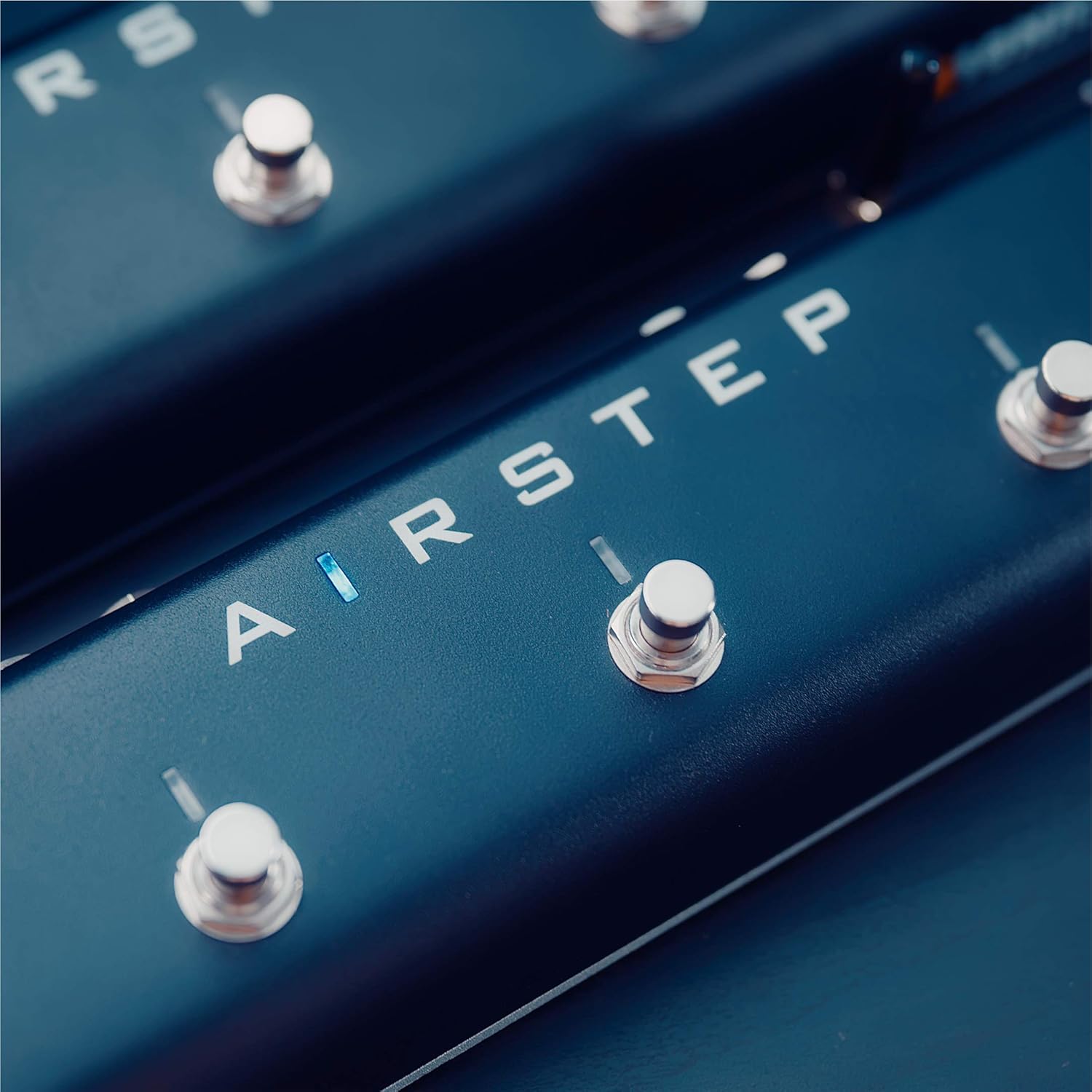 XSONIC Airstep Combo Smart Multi Controller with MIDI, HID, 10 Footswitch, 2 Expression Pedal In, 300H Playtime, Support HX Stomp, Quad Cortex, DAW, Plugin, Youtube, Hands Free Controller