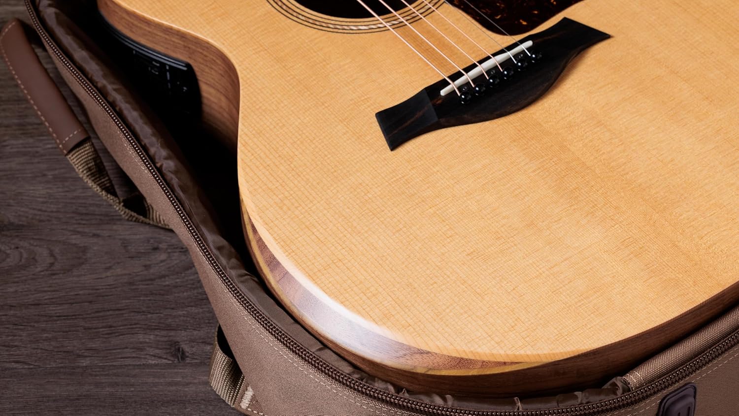 Taylor Academy 12e Grand Concert Sitka Spruce/Sapele w/Maple Neck and Gig Bag