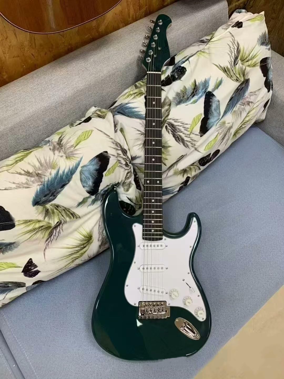 41-inch Solid Wood Electric Guitar - Classic Black (Rosewood Fretboard, Maple Neck)