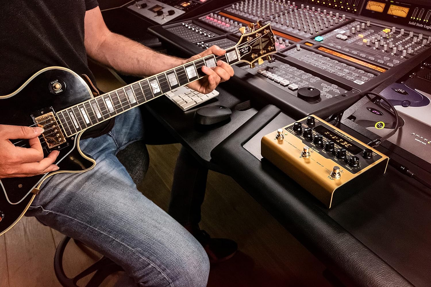 IK Multimedia AmpliTube X-VIBE Modulation Pedal, hyper-realistic emulations, true stereo, software and hardware integration