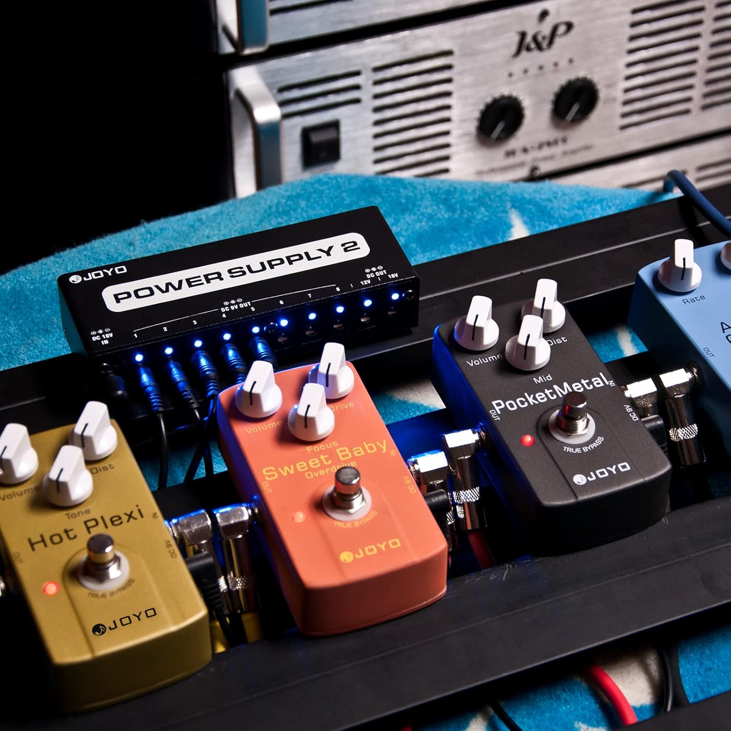 JOYO R-18 Modern Metal Amp Simulators Pedal and CM-05 6 Pack Professional Patch Cables