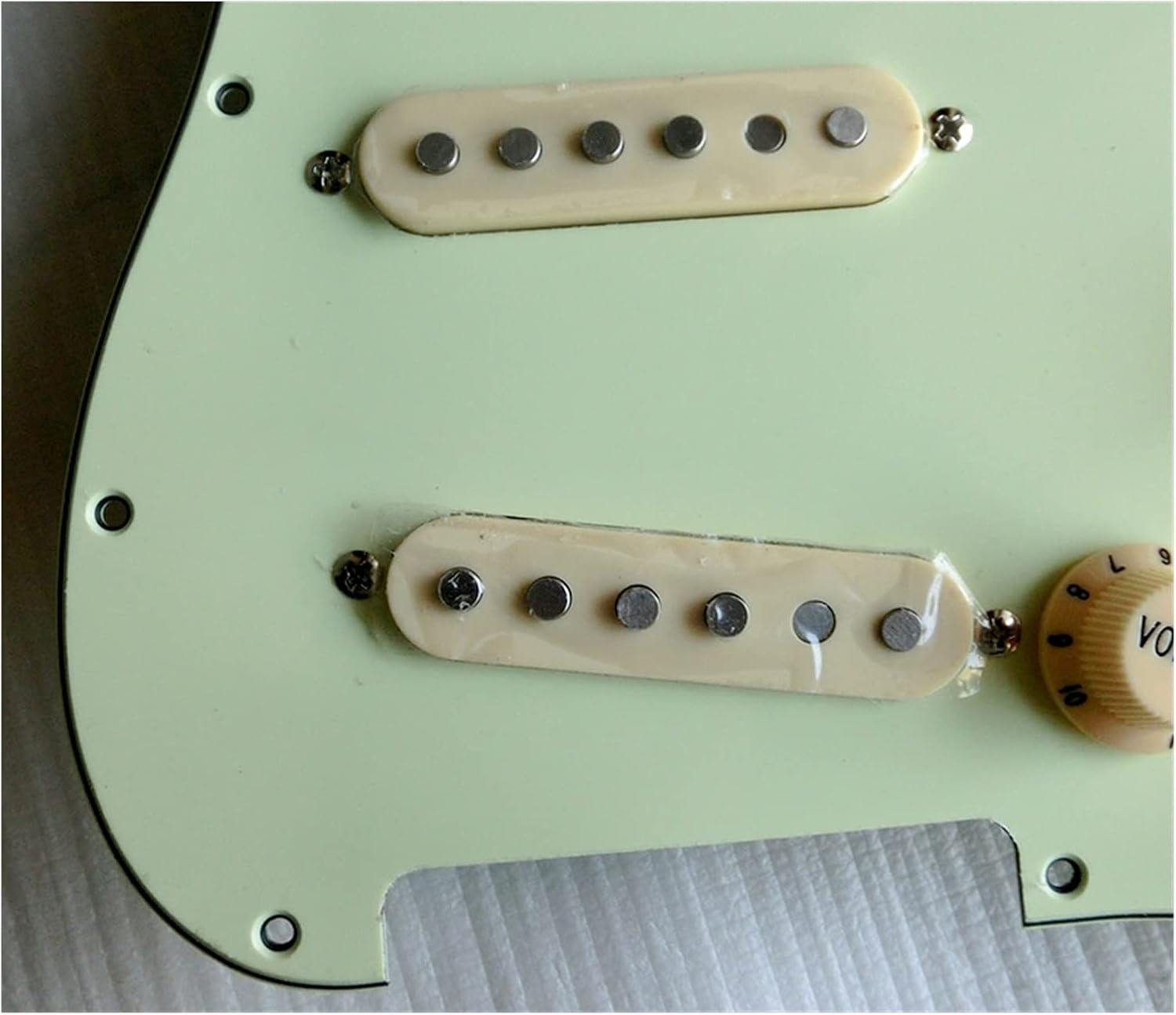 Pickguard Pre-Wired Electric Guitar Accessories Full line Assembly Retro Green Guitar Panel SSS Alnico SQ Pickup for Stratocaster