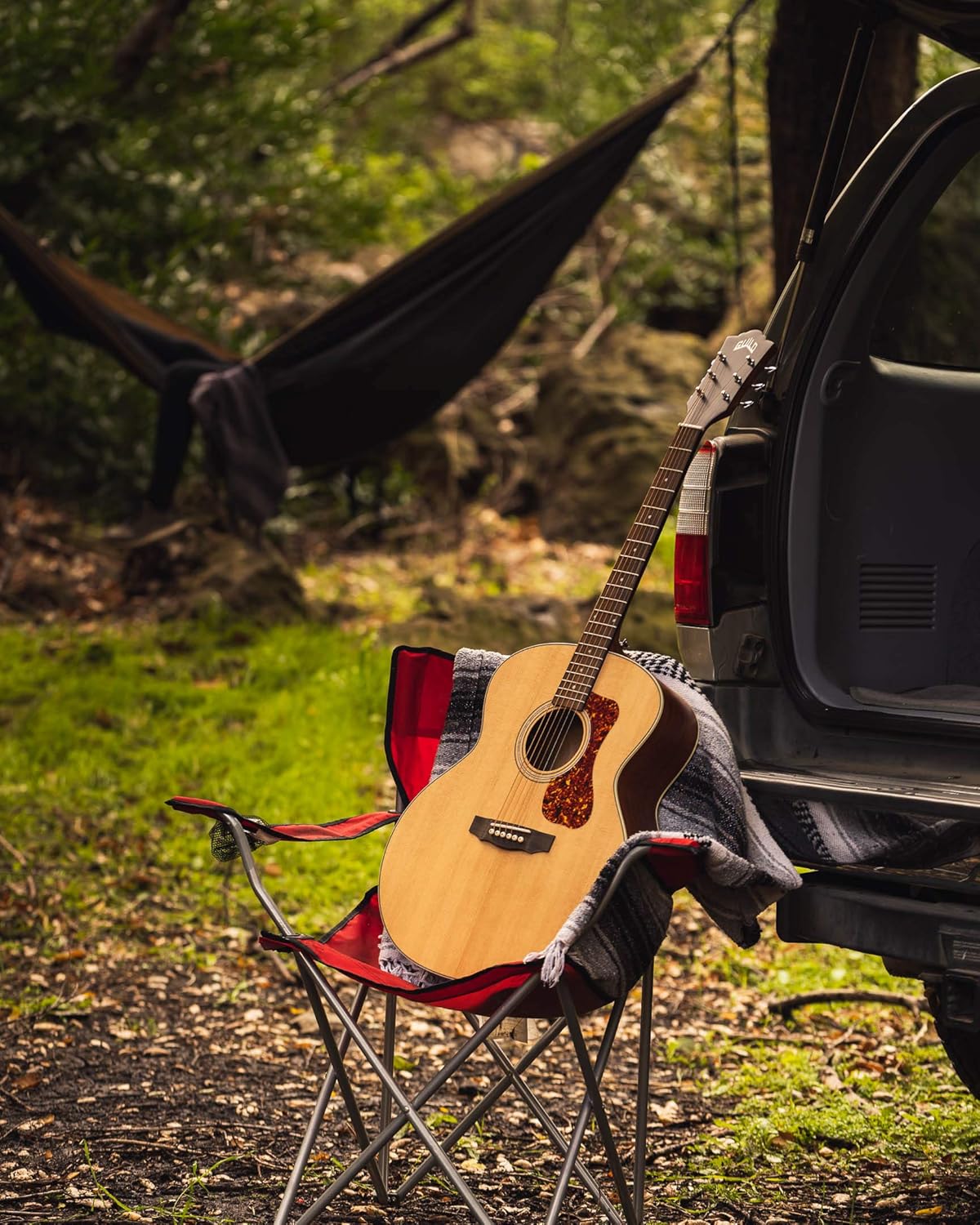 Guild Guitars F-240E Acoustic-Electric Jumbo Guitar, Natural, Westerly Collection
