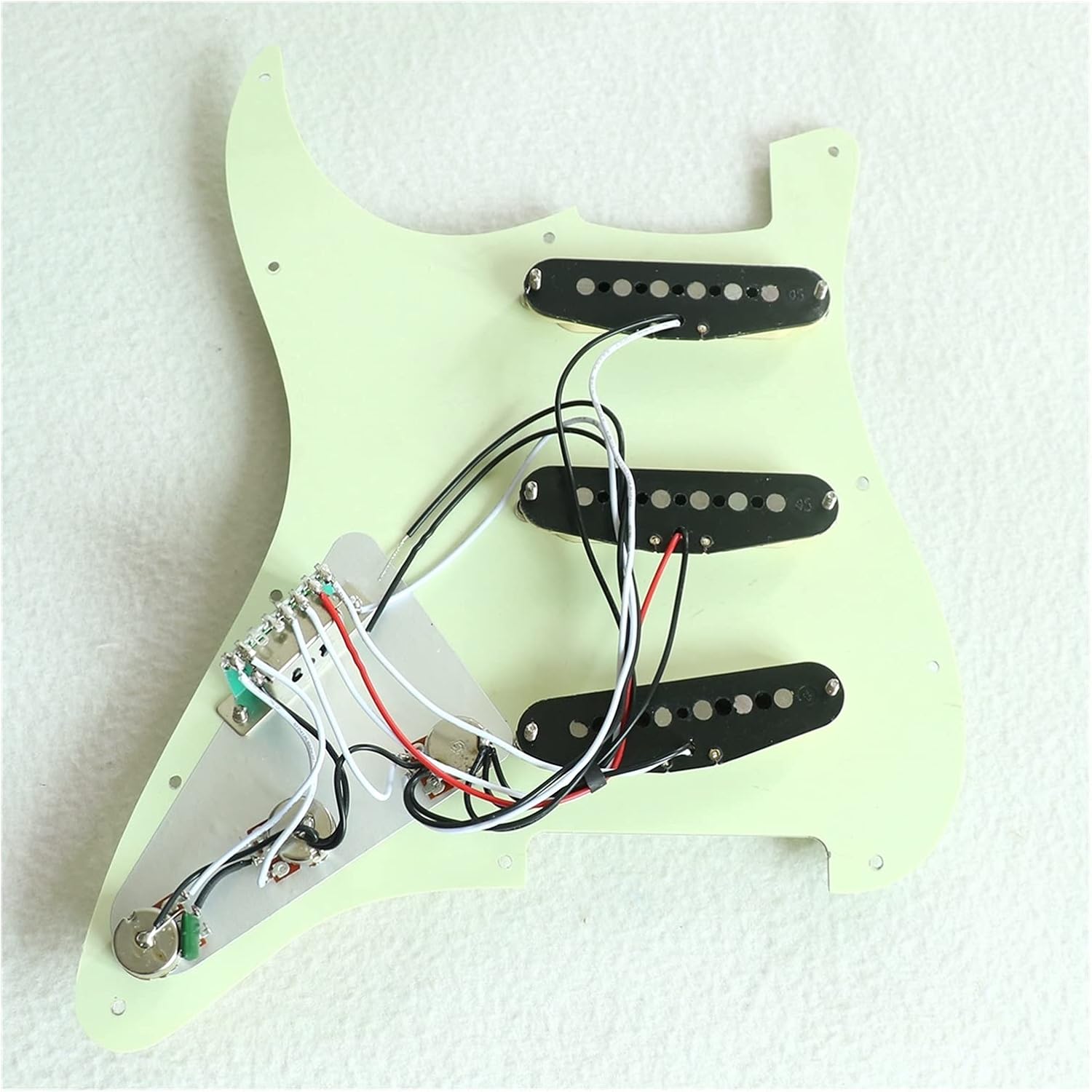 Pickguard Pre-Wired Electric Guitar Accessories Full line Assembly Retro Green Guitar Panel SSS Alnico SQ Pickup for Stratocaster