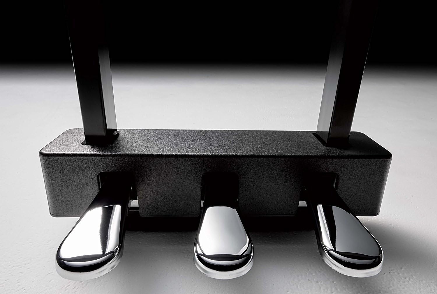 Yamaha DGX670B 88-Key Weighted Digital Piano (Black) and Yamaha LP1B 3-Pedal Unit for P225, P125, P121, P515, PS500 and DGX670 (Black)