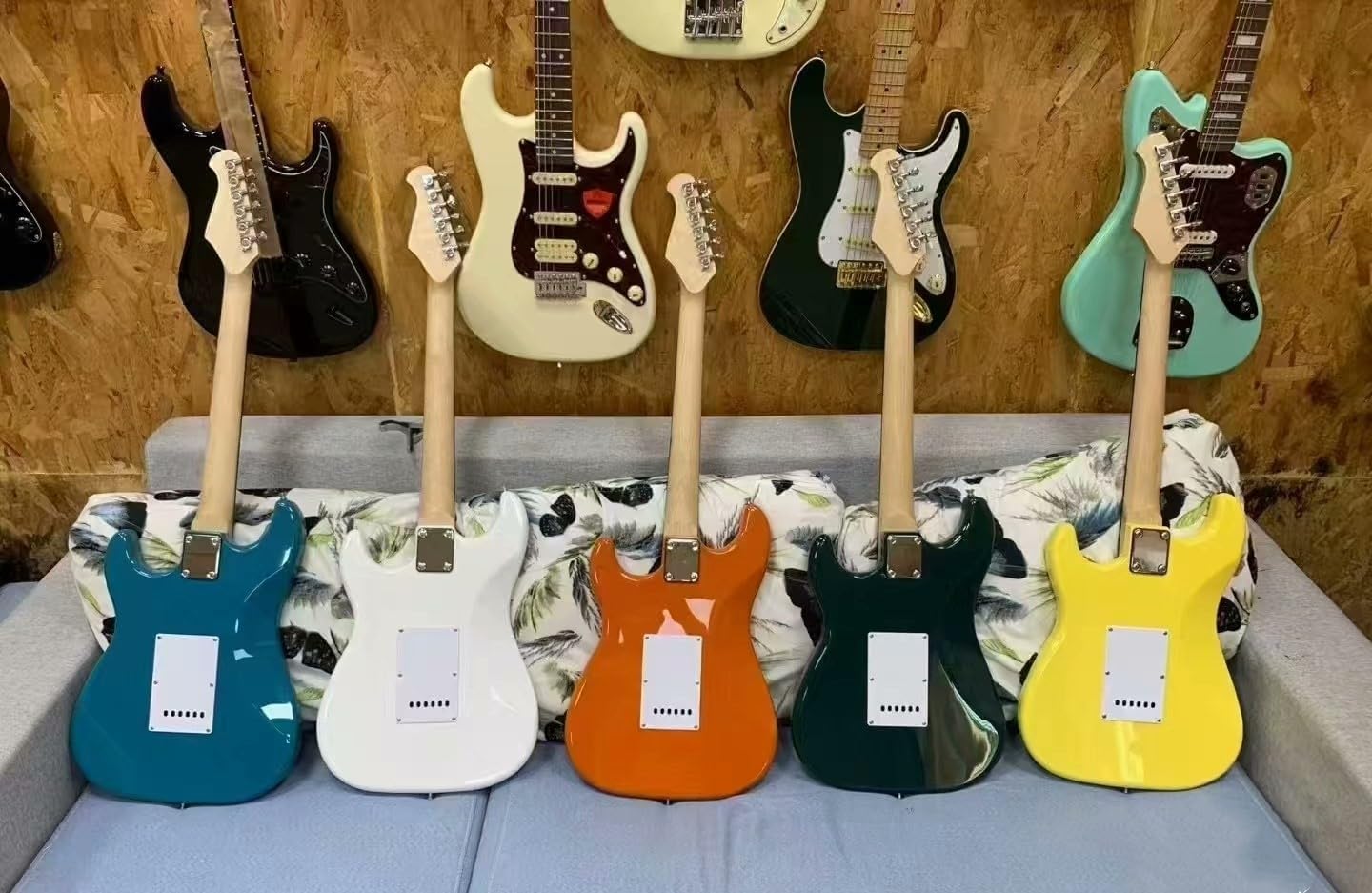 41-inch Solid Wood Purple Electric Guitar with Rosewood Fretboard and Maple Neck