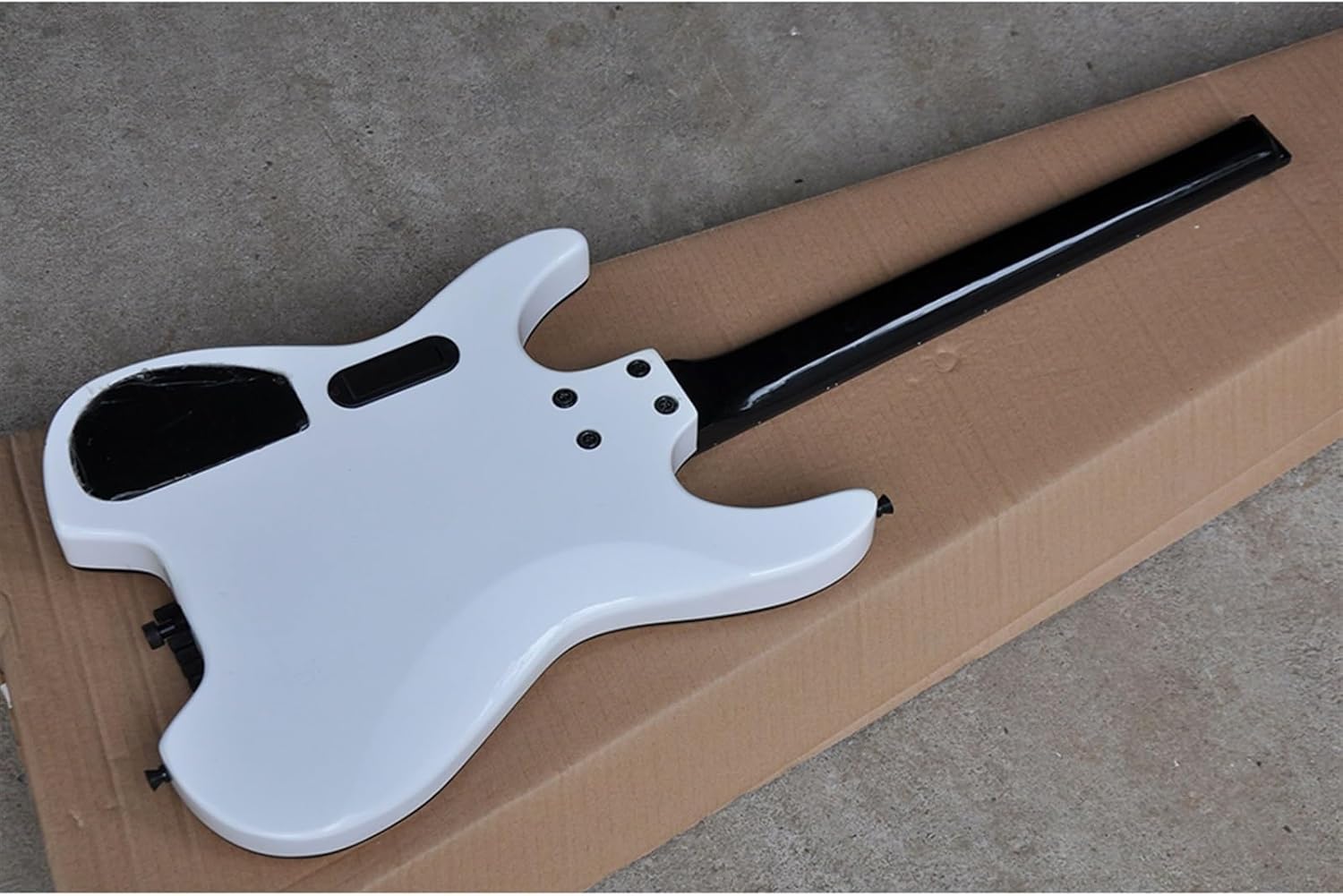 39 Inches White Headless Electric Guitar with Black Binding Rosewood Fretboard 24 Frets Professional Headless Guitar