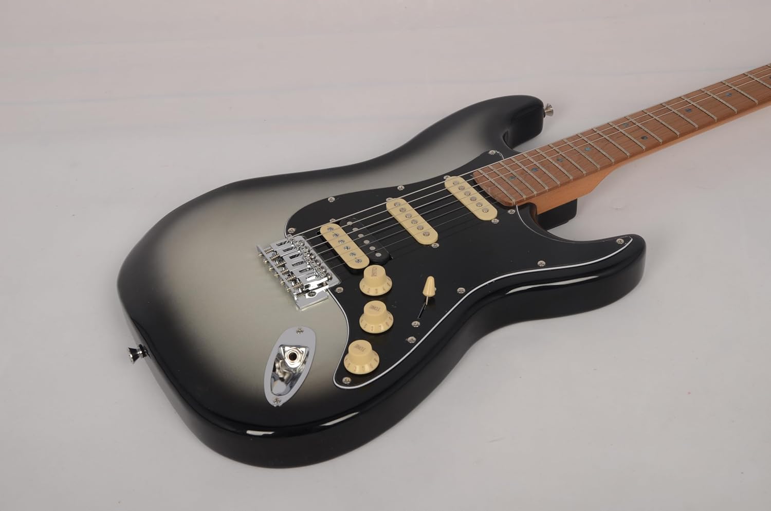 Full Size Solid Body Electric Guitar, ST Electric Guitar, Solid Body Electric Guitar, ST Series Phoenix Wood Body, Maple Neck and Plywood Fingerboard Accessories, Tools and Gig Bag